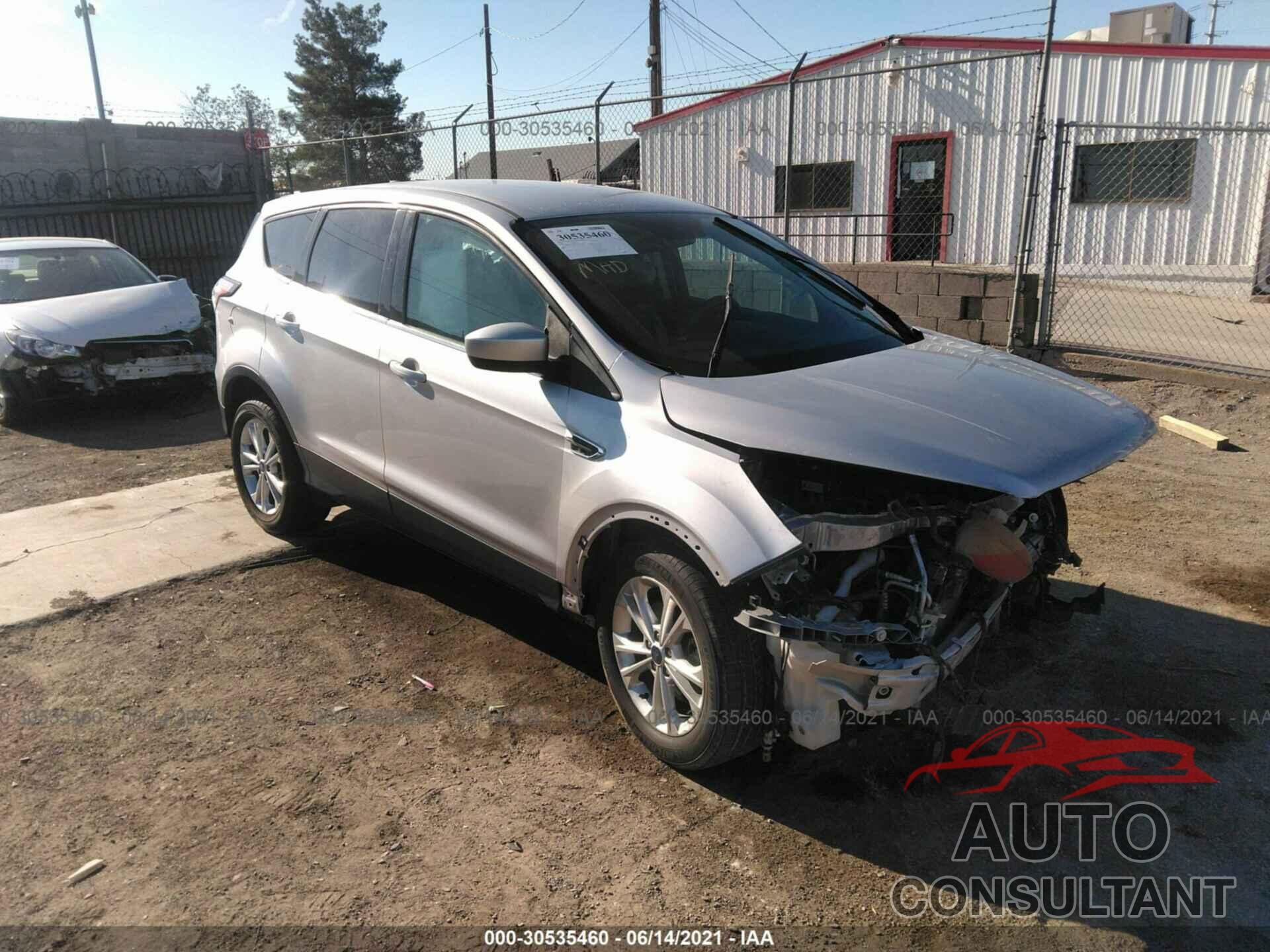 FORD ESCAPE 2017 - 1FMCU0G92HUB31422