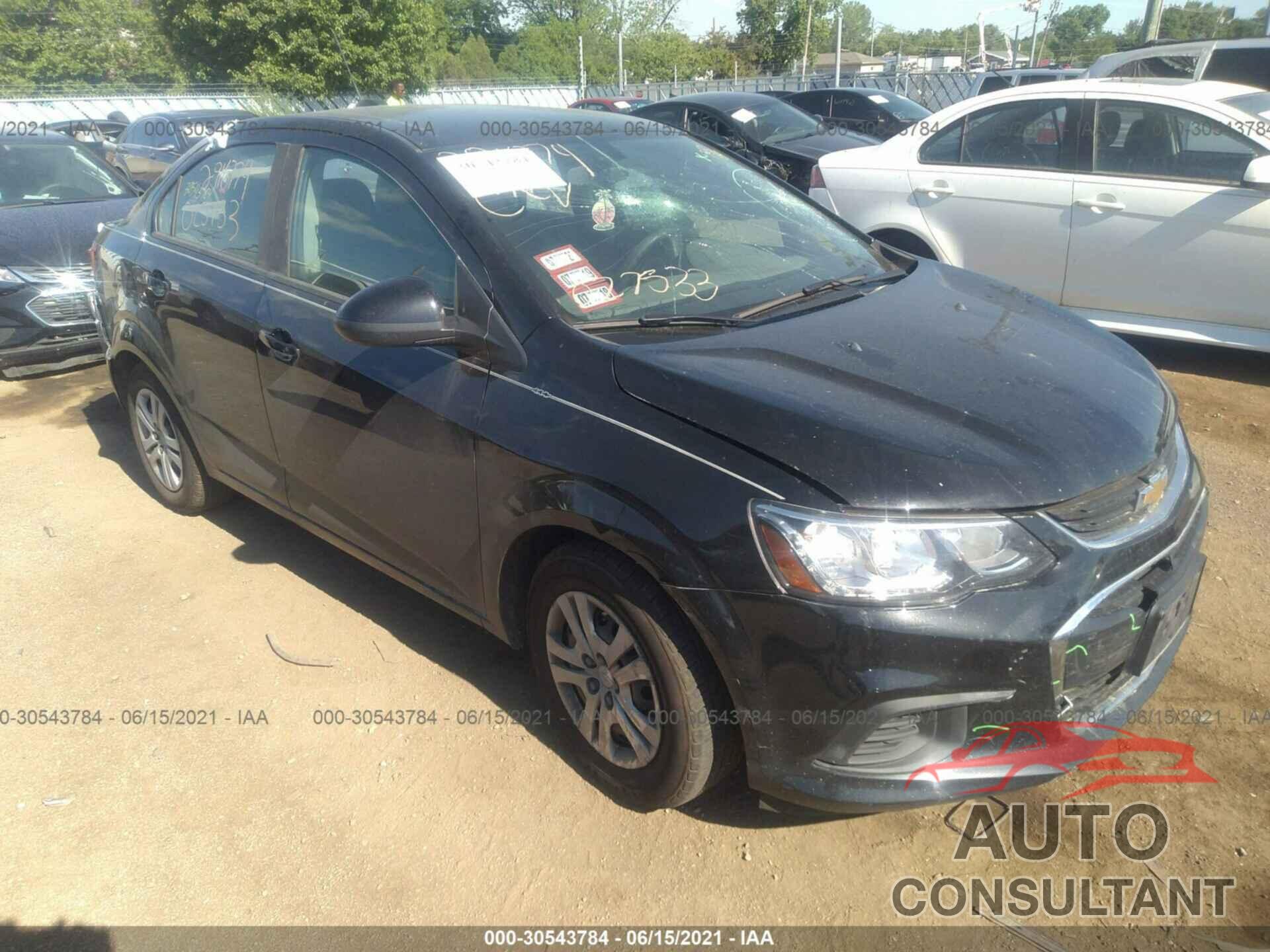 CHEVROLET SONIC 2017 - 1G1JB5SH0H4174887