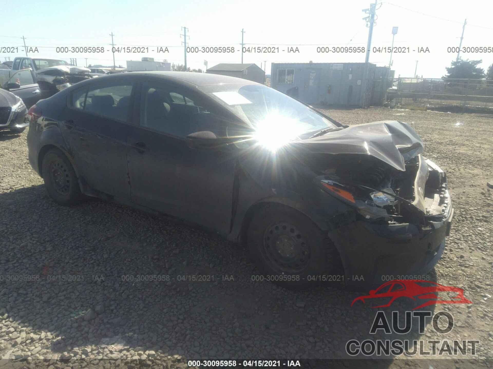 KIA FORTE 2018 - 3KPFK4A75JE240791