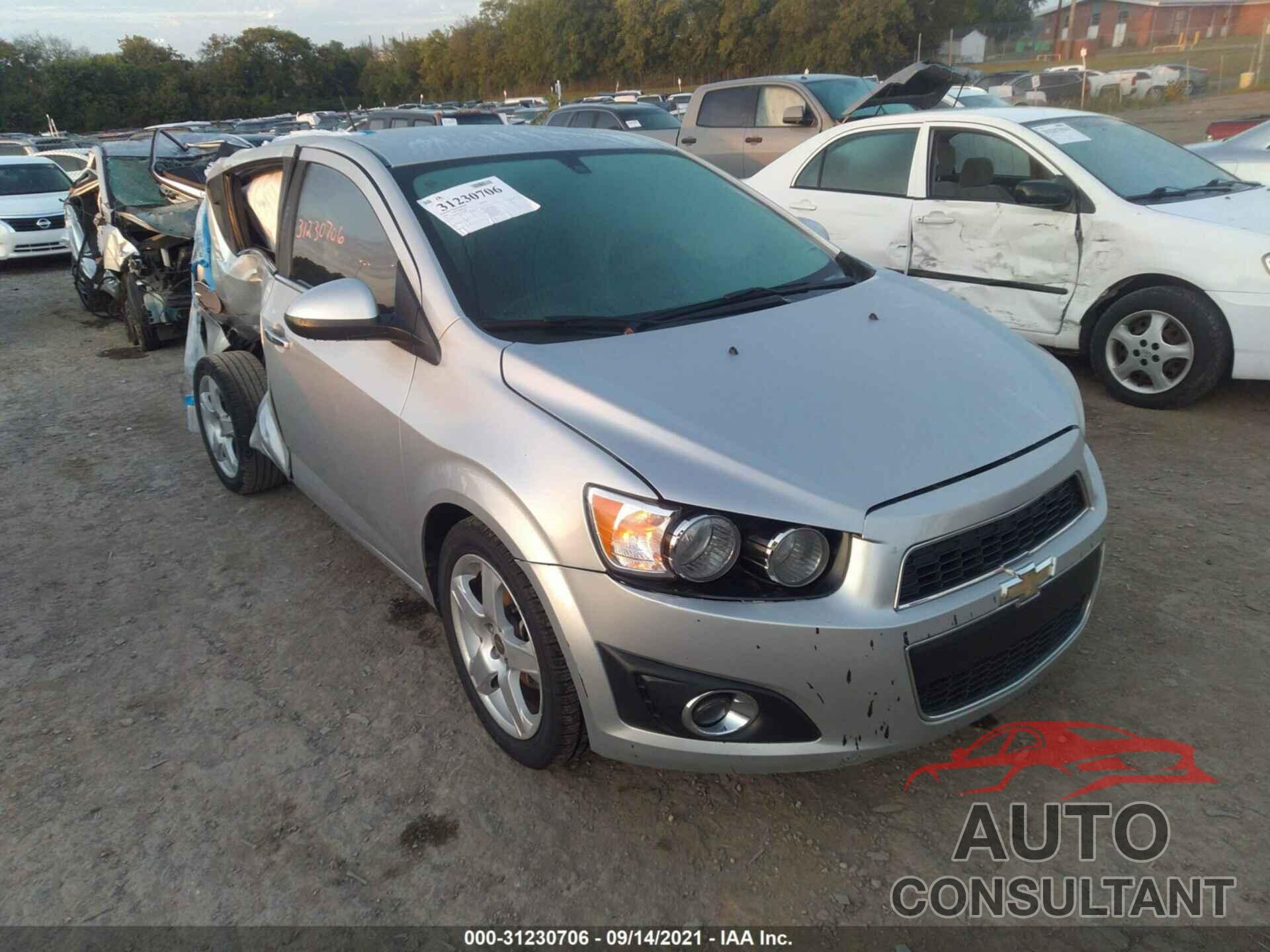 CHEVROLET SONIC 2016 - 1G1JE6SBXG4148689
