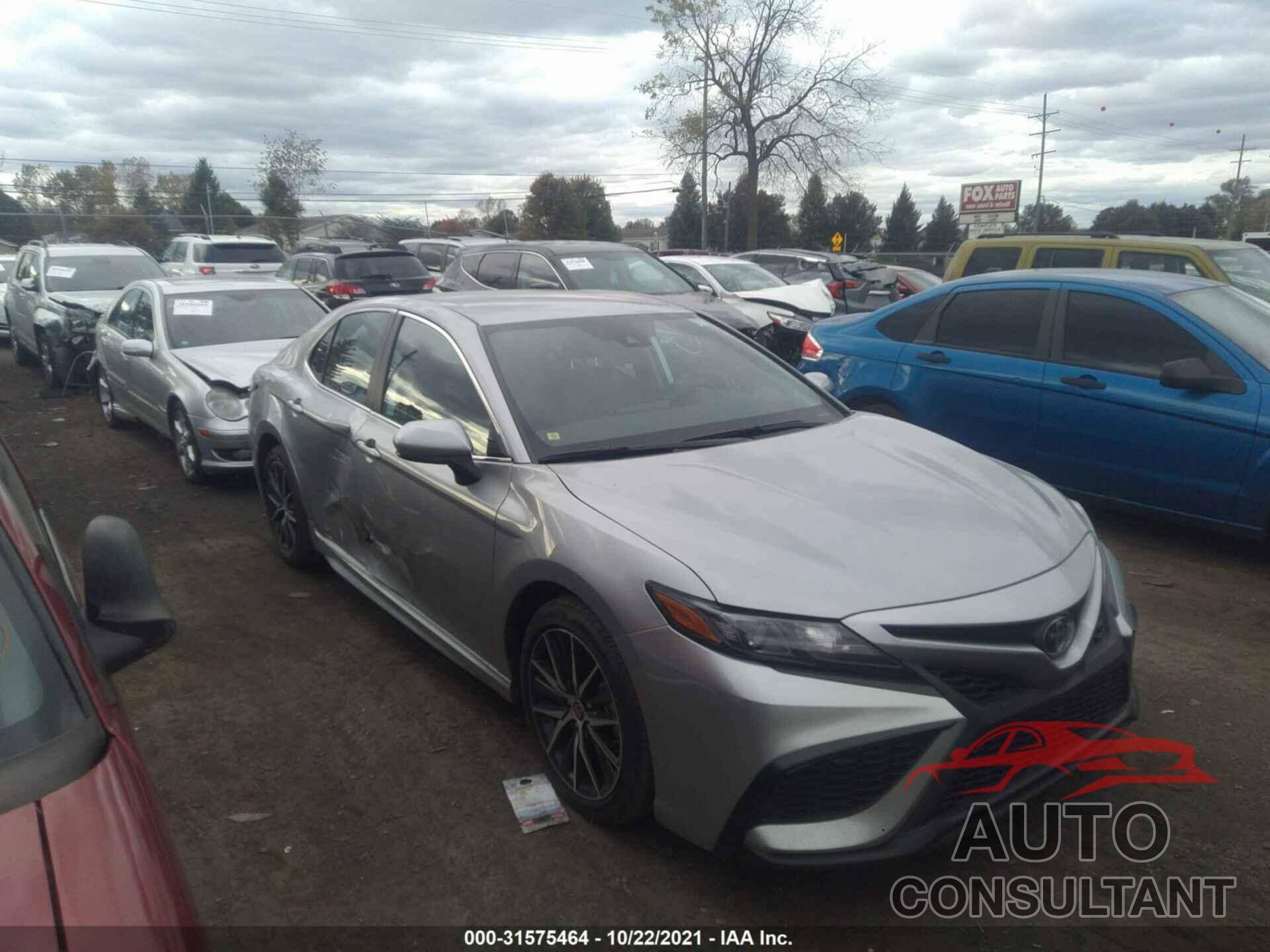 TOYOTA CAMRY 2021 - 4T1G11AK2MU589550