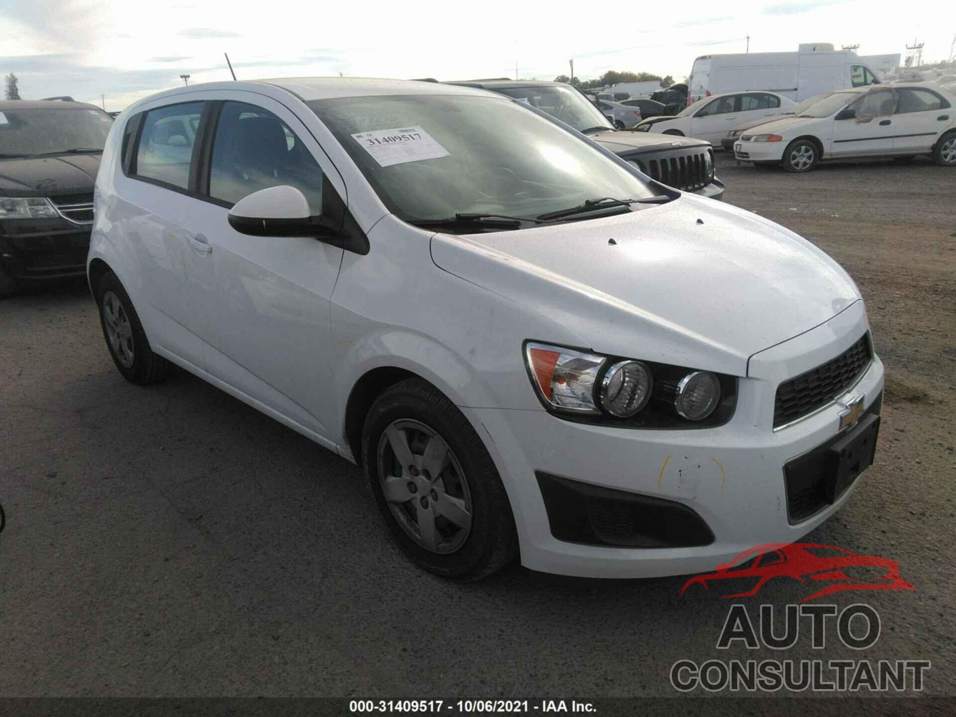 CHEVROLET SONIC 2016 - 1G1JA6SH4G4165701
