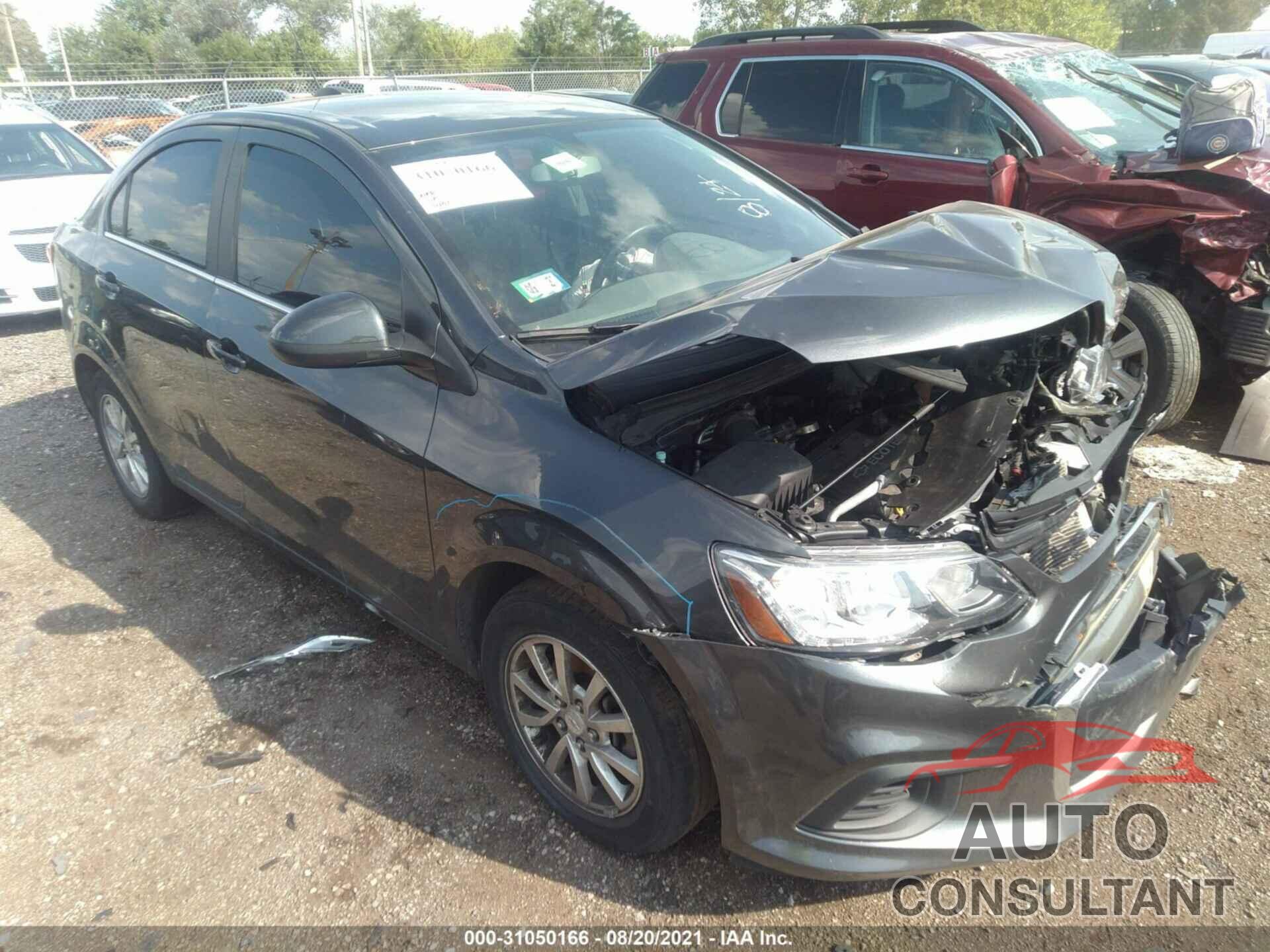 CHEVROLET SONIC 2018 - 1G1JD5SH6J4109820