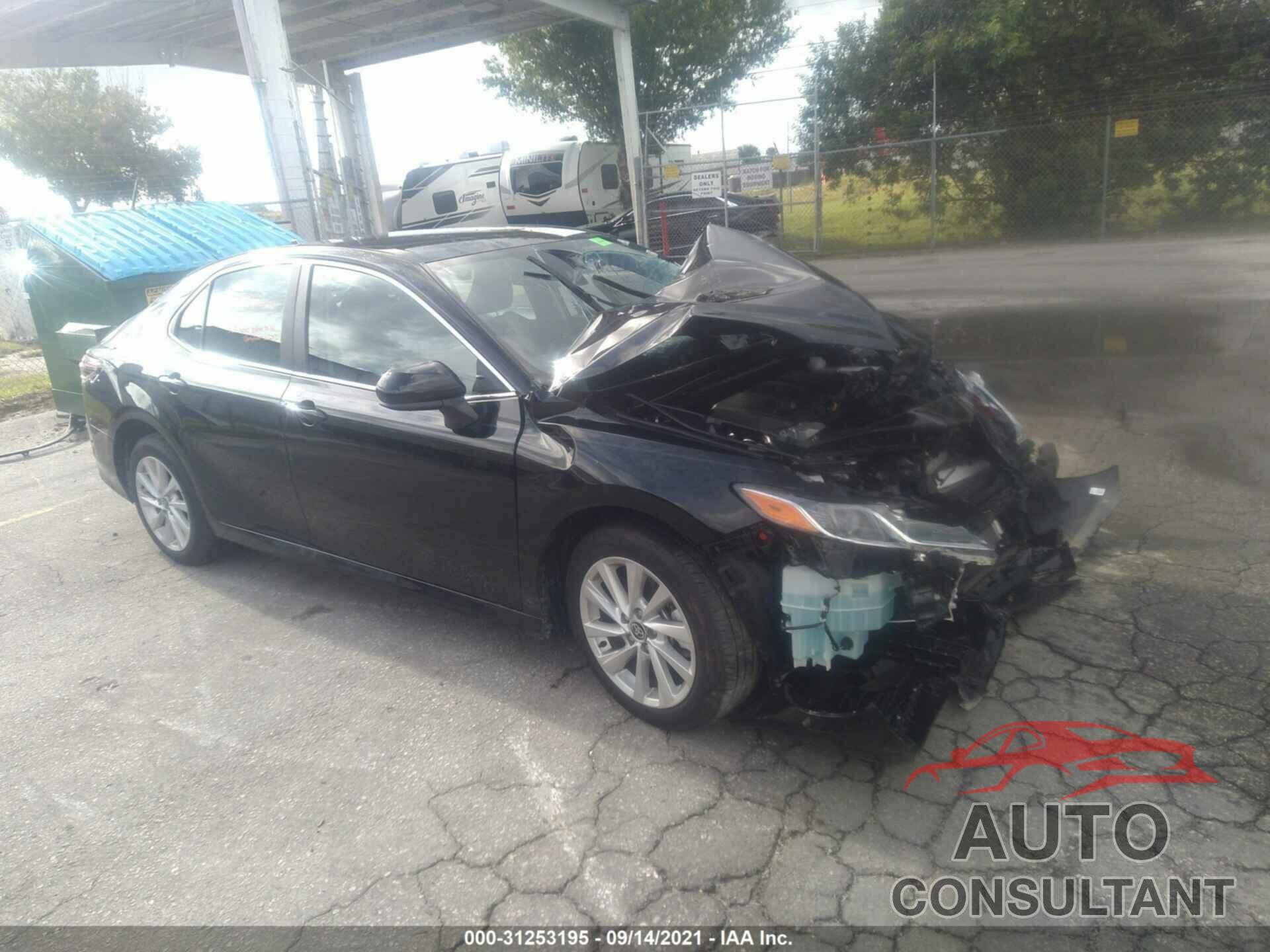 TOYOTA CAMRY 2021 - 4T1C11AK2MU587165