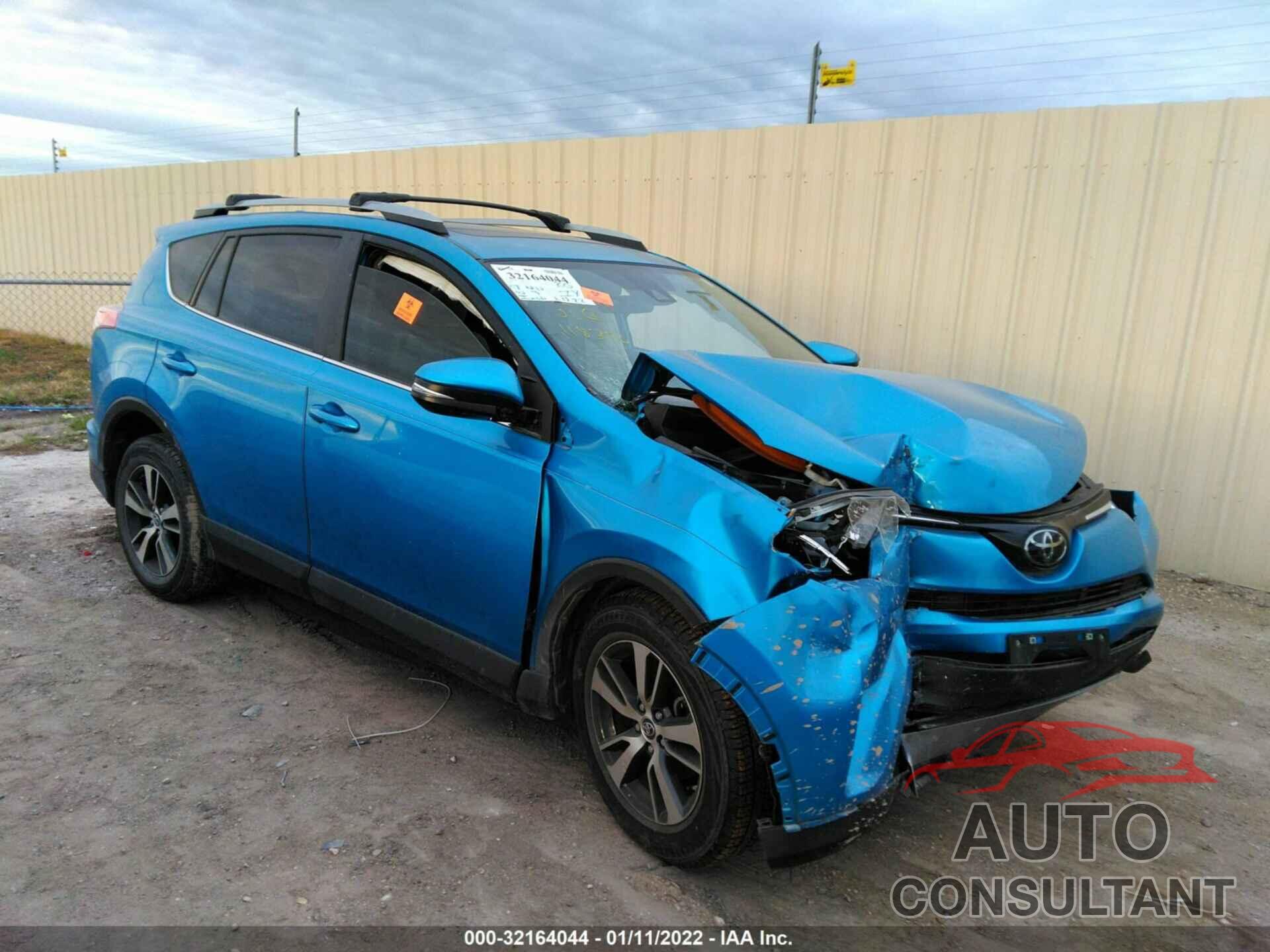 TOYOTA RAV4 2018 - JTMWFREV3JD118376