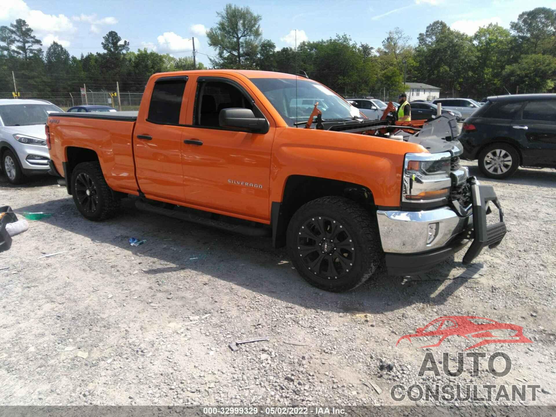 CHEVROLET SILVERADO 1500 2018 - 1GCVKREC0JZ315756