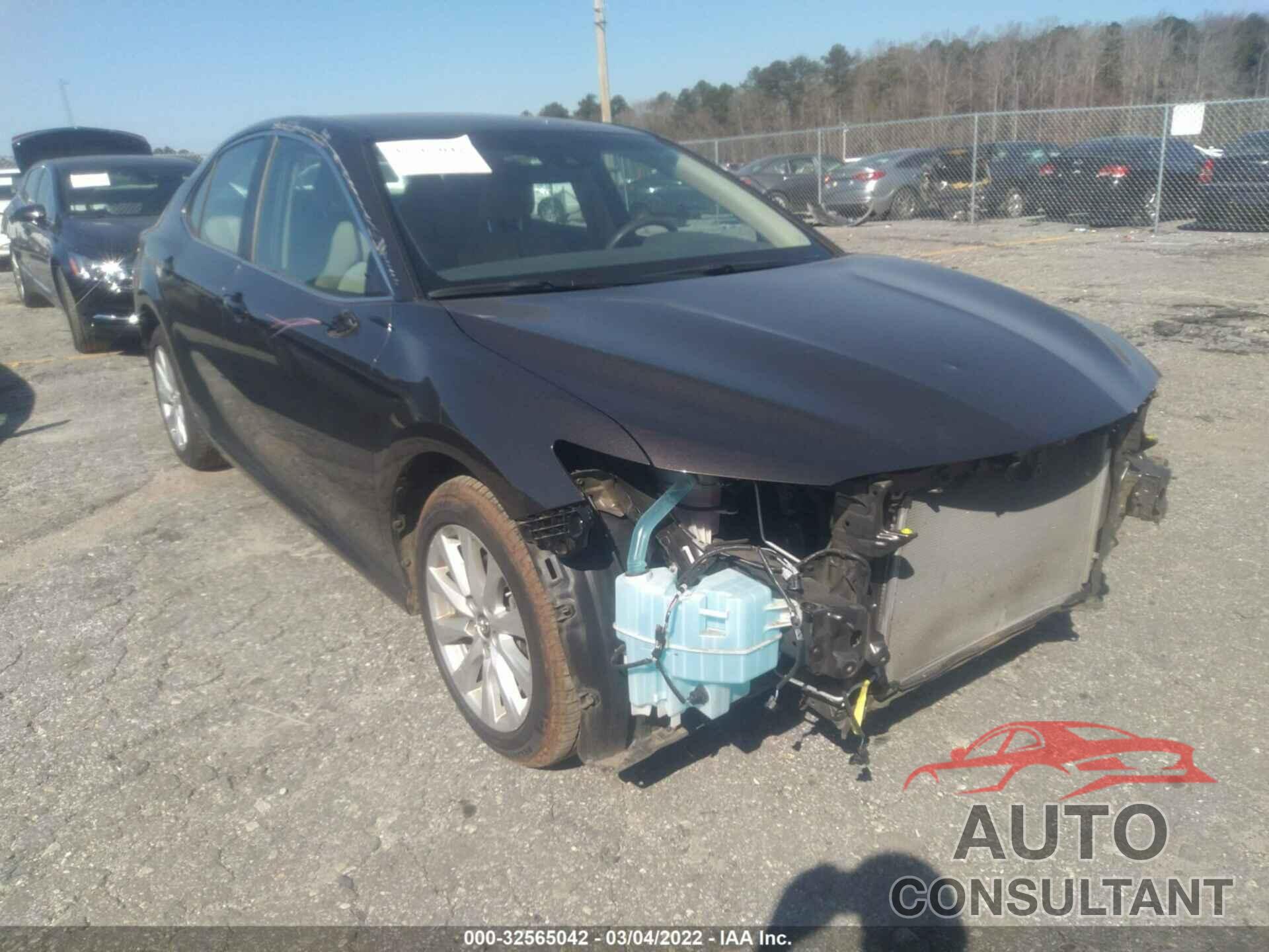 TOYOTA CAMRY 2018 - 4T1B11HK8JU609487