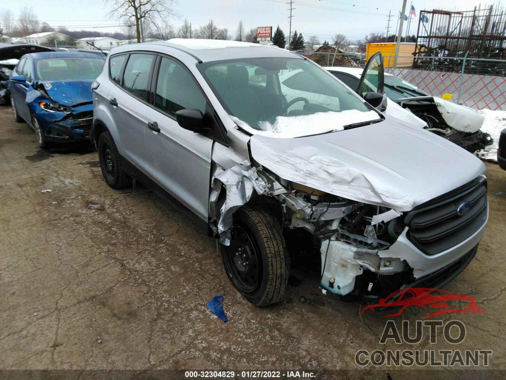 FORD ESCAPE 2017 - 1FMCU0F71HUD38917