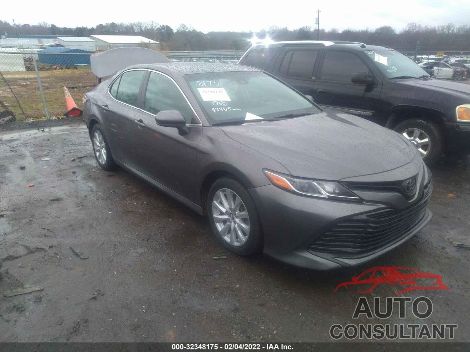 TOYOTA CAMRY 2018 - 4T1B11HK5JU541861