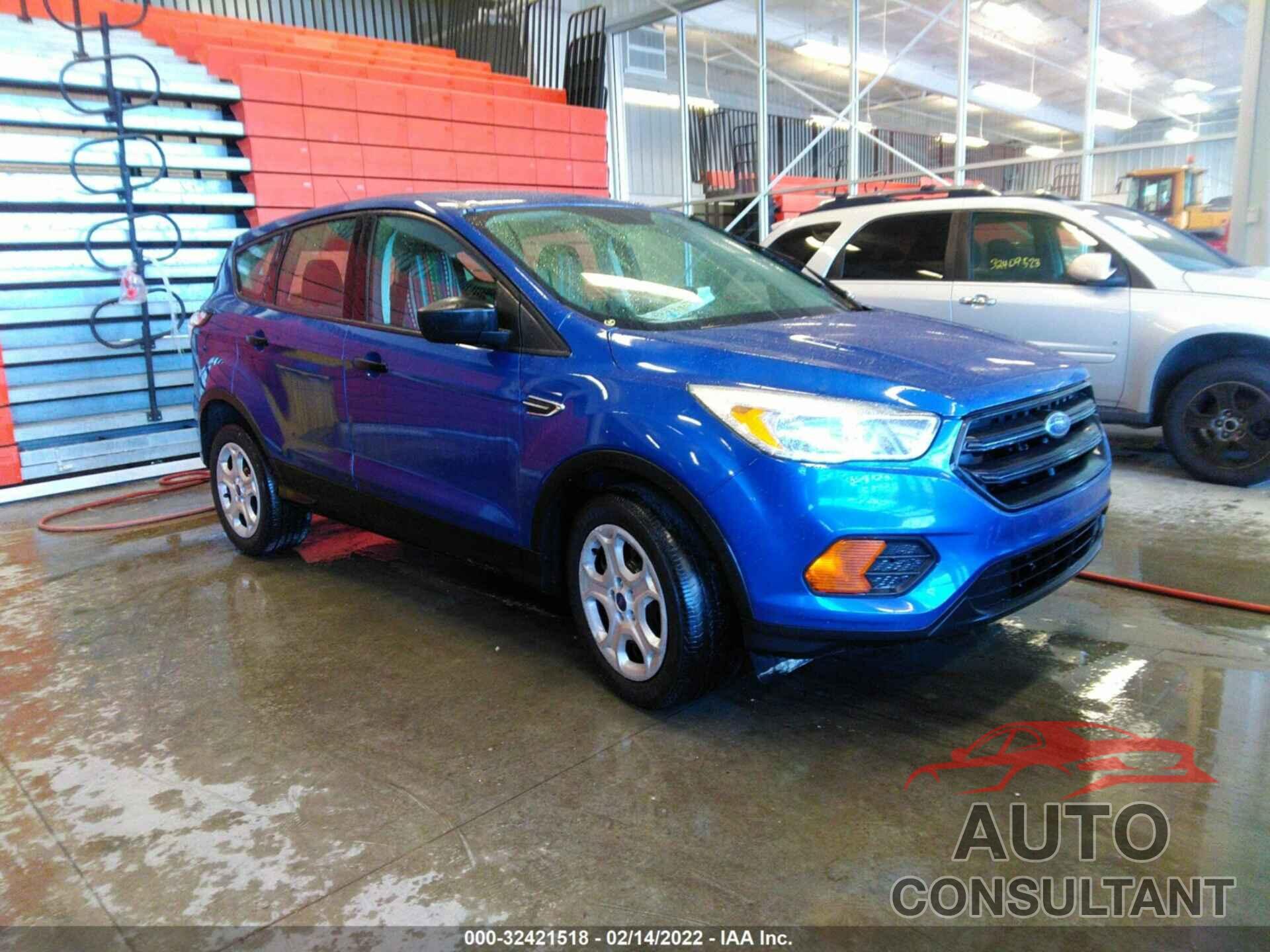 FORD ESCAPE 2017 - 1FMCU0F73HUC20660