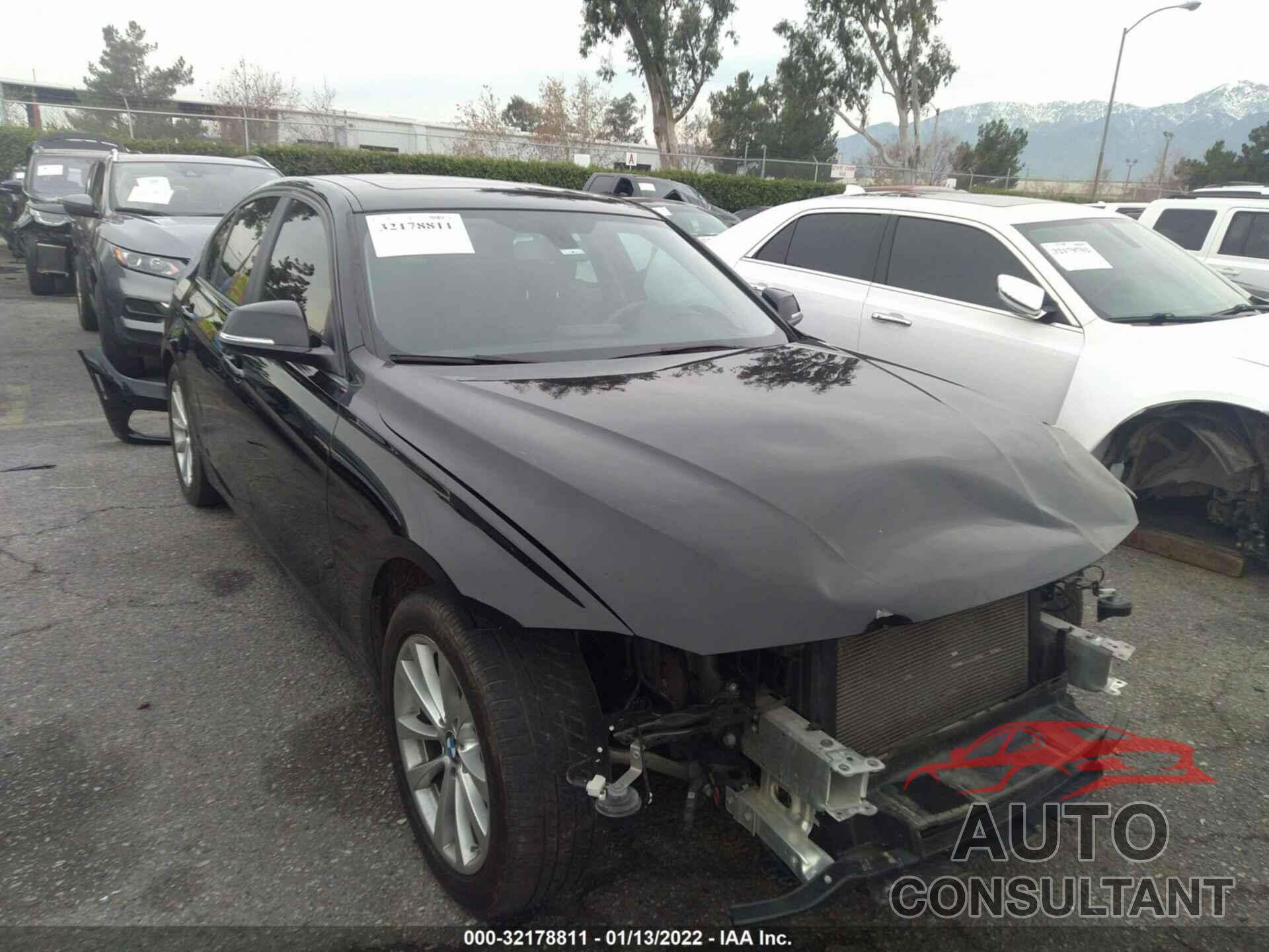 BMW 3 SERIES 2017 - WBA8E1G56HNU14651