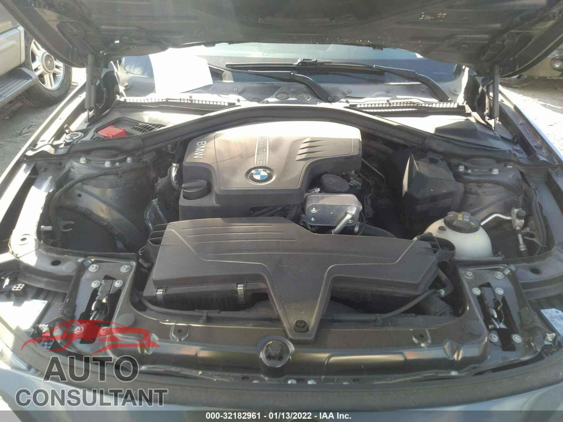 BMW 3 SERIES 2016 - WBA8E1G52GNU10143
