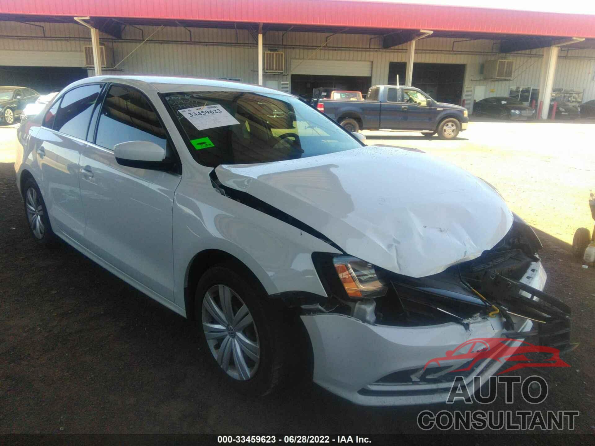 VOLKSWAGEN JETTA 2017 - 3VW2B7AJ3HM334919
