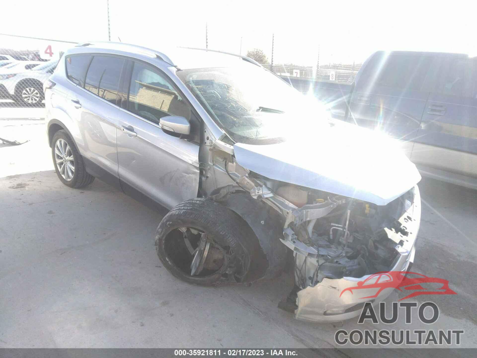 FORD ESCAPE 2017 - 1FMCU0J91HUC95124