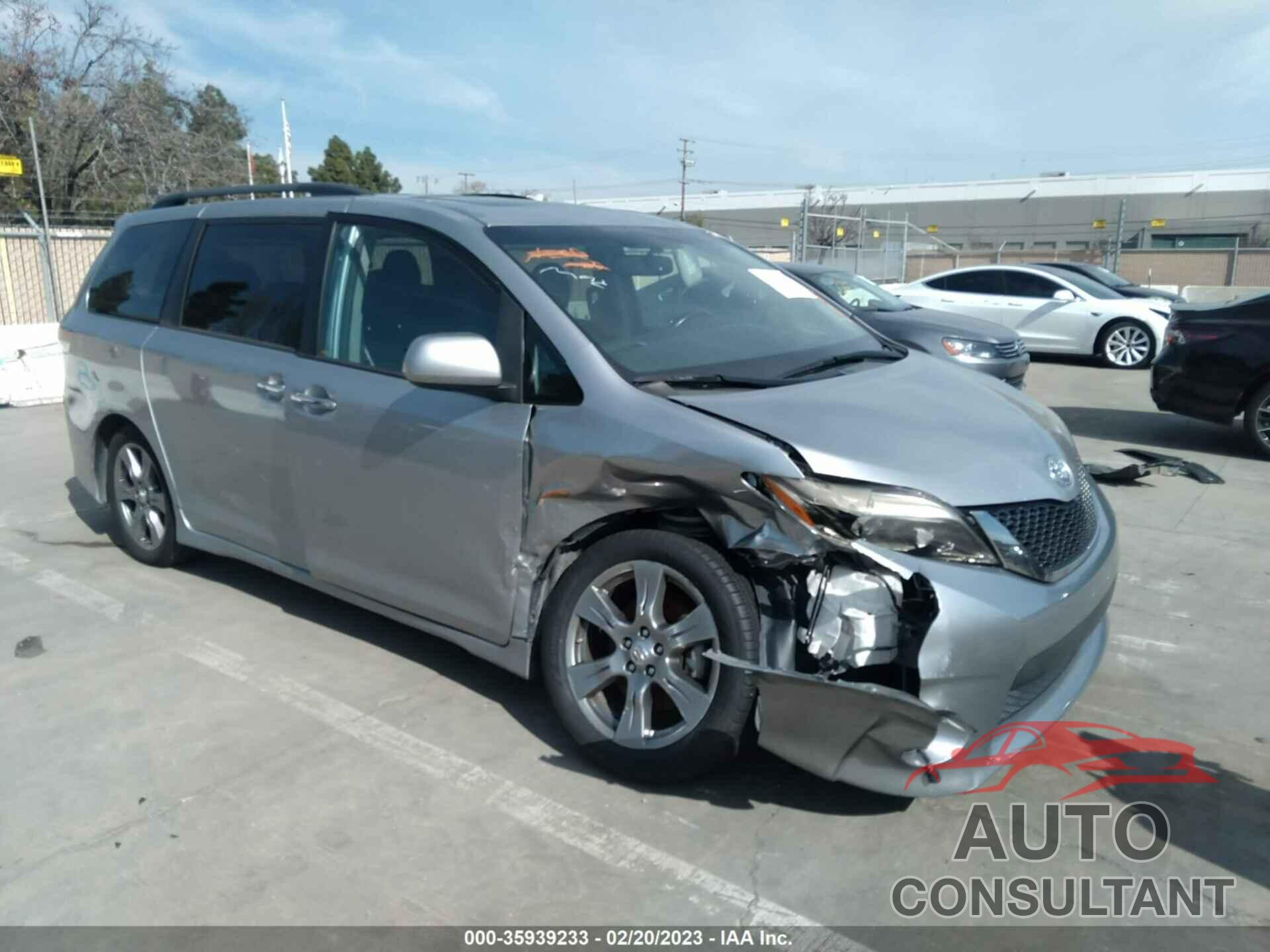 TOYOTA SIENNA 2017 - 5TDXZ3DCXHS856523