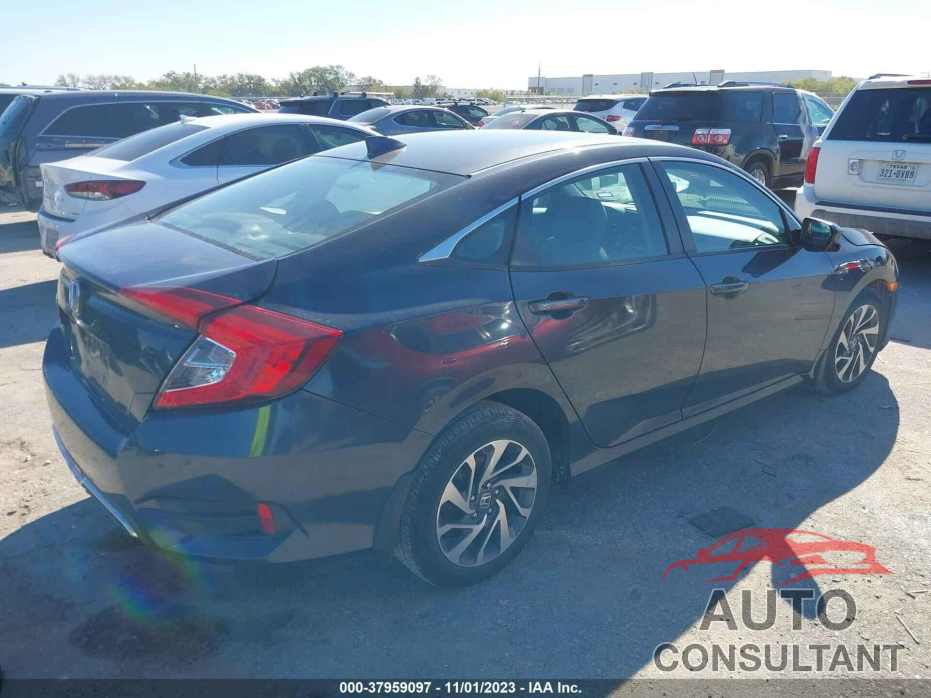 HONDA CIVIC 2018 - 2HGFC2F74JH610547