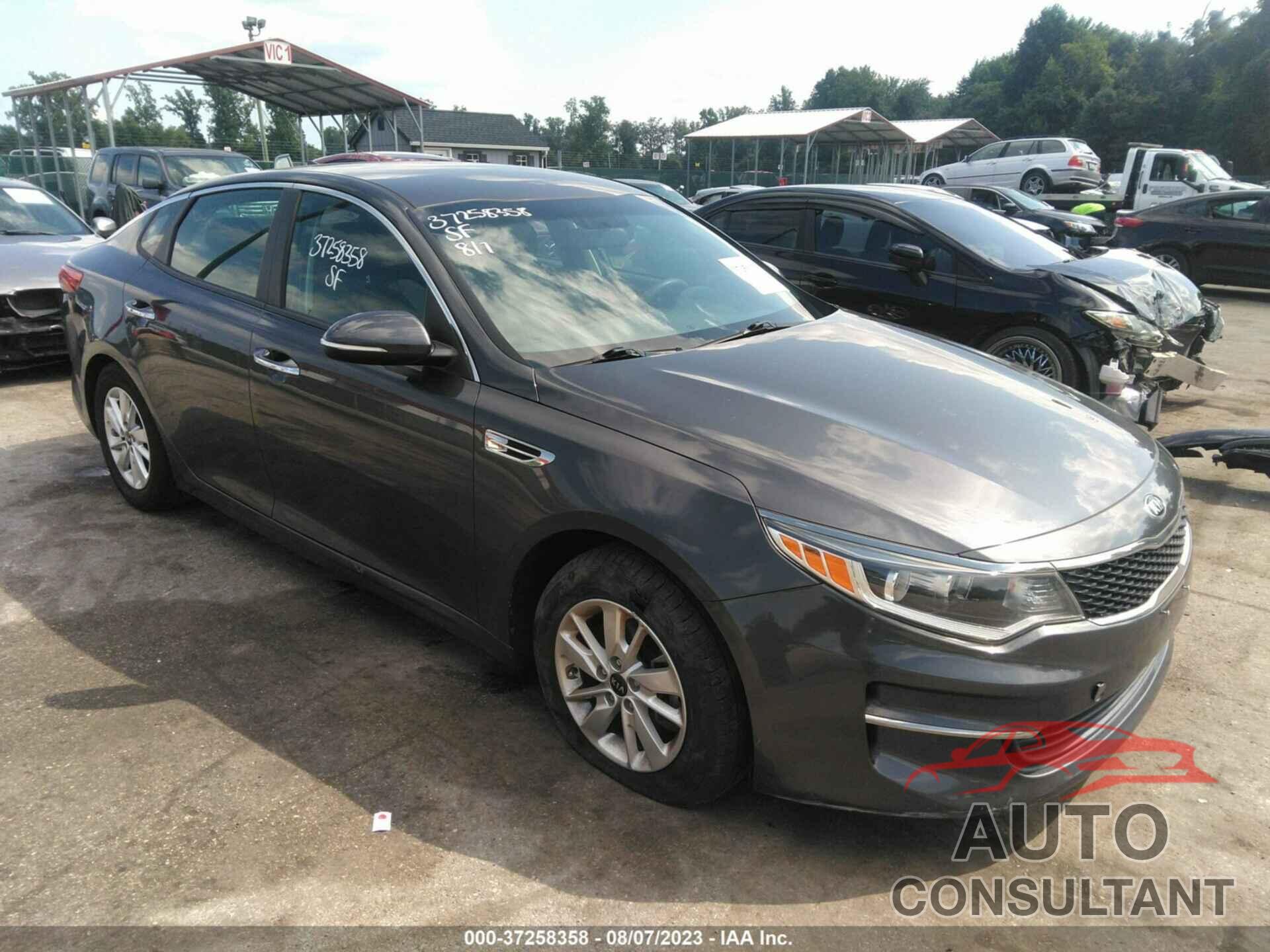 KIA OPTIMA 2018 - KNAGT4L32J5213942