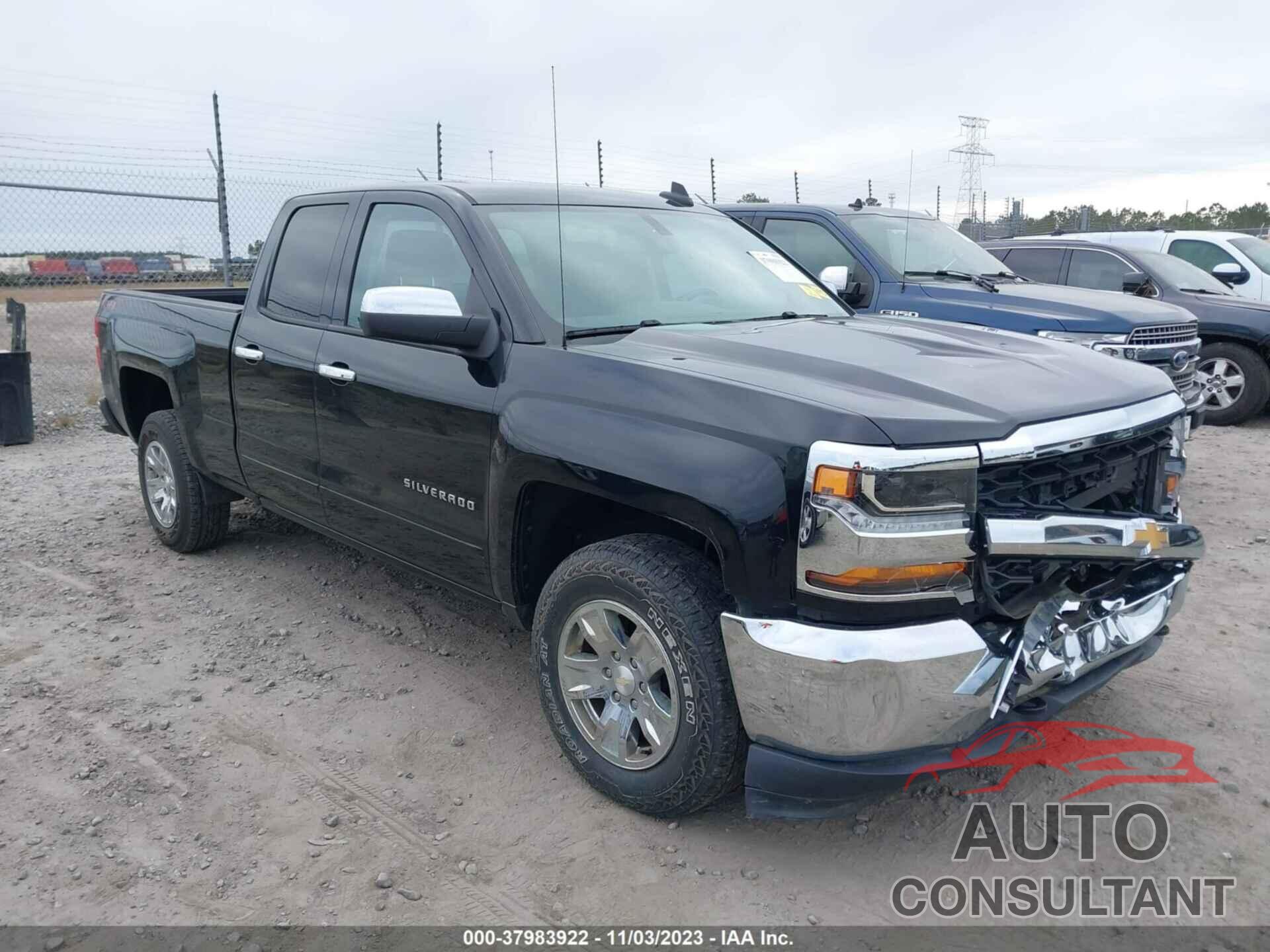 CHEVROLET SILVERADO 1500 2018 - 1GCVKREC8JZ154105
