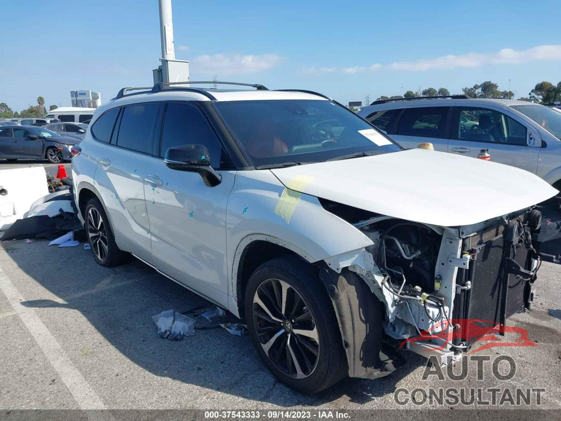 TOYOTA HIGHLANDER 2021 - 5TDJZRAH2MS052011
