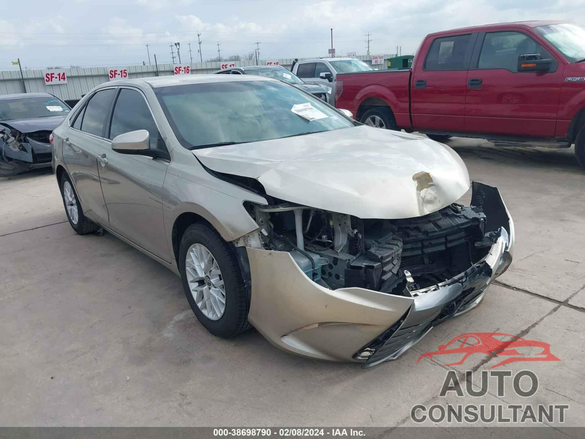 TOYOTA CAMRY 2016 - 4T4BF1FK2GR558040
