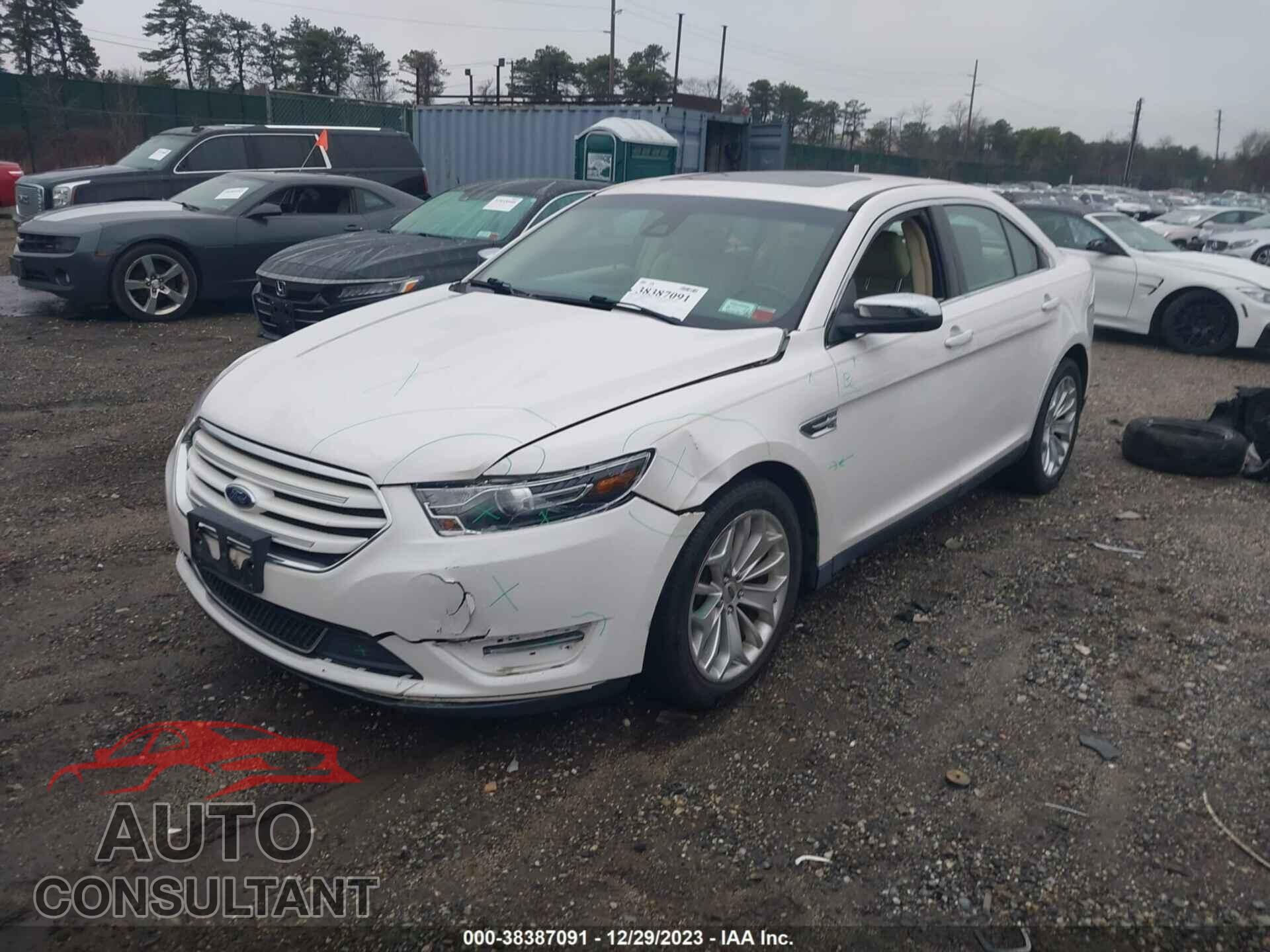 FORD TAURUS 2018 - 1FAHP2F80JG130480