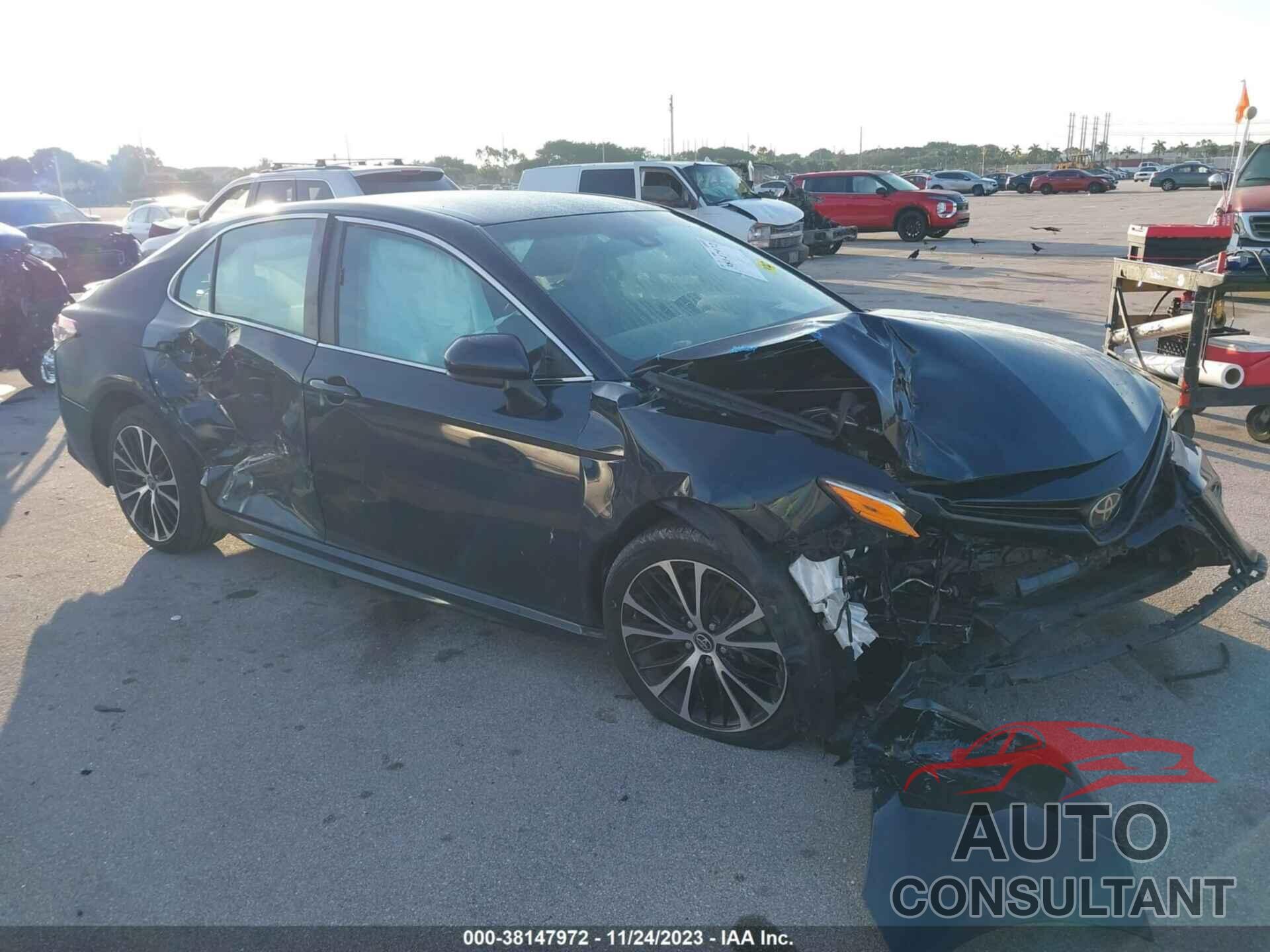 TOYOTA CAMRY 2018 - 4T1B11HKXJU653460