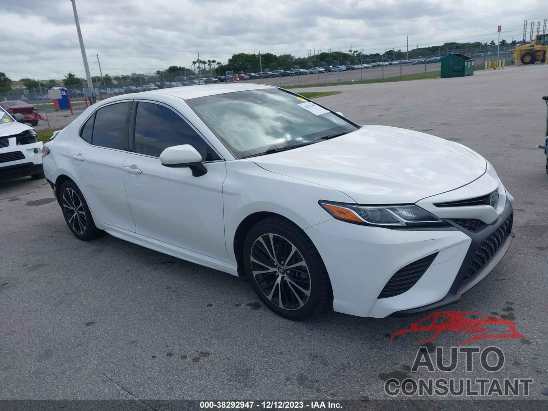 TOYOTA CAMRY 2018 - JTNB11HK4J3023150