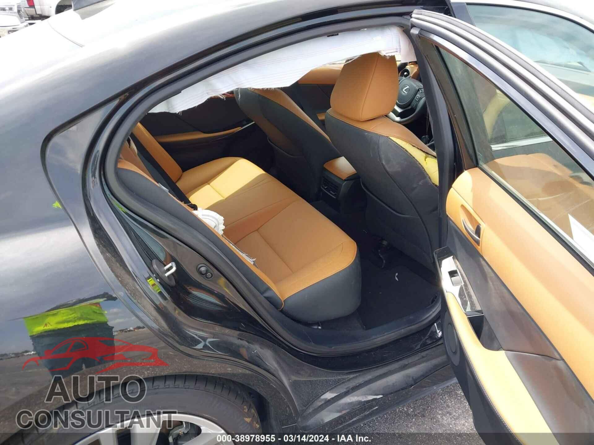 LEXUS IS 2023 - JTHCA1D24P5126773