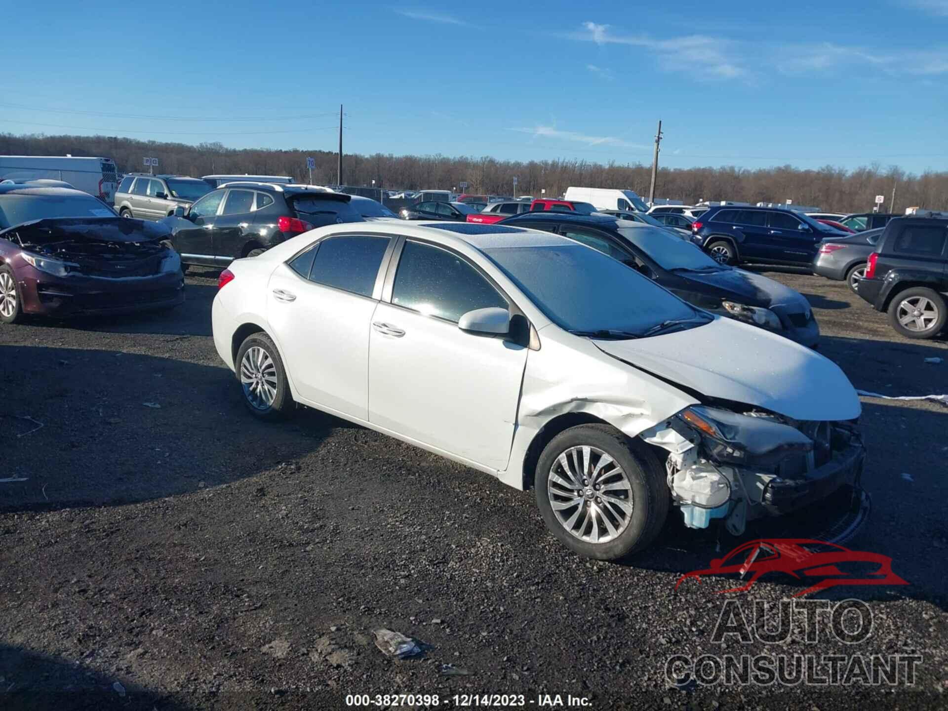 TOYOTA COROLLA 2018 - 5YFBURHE2JP824994