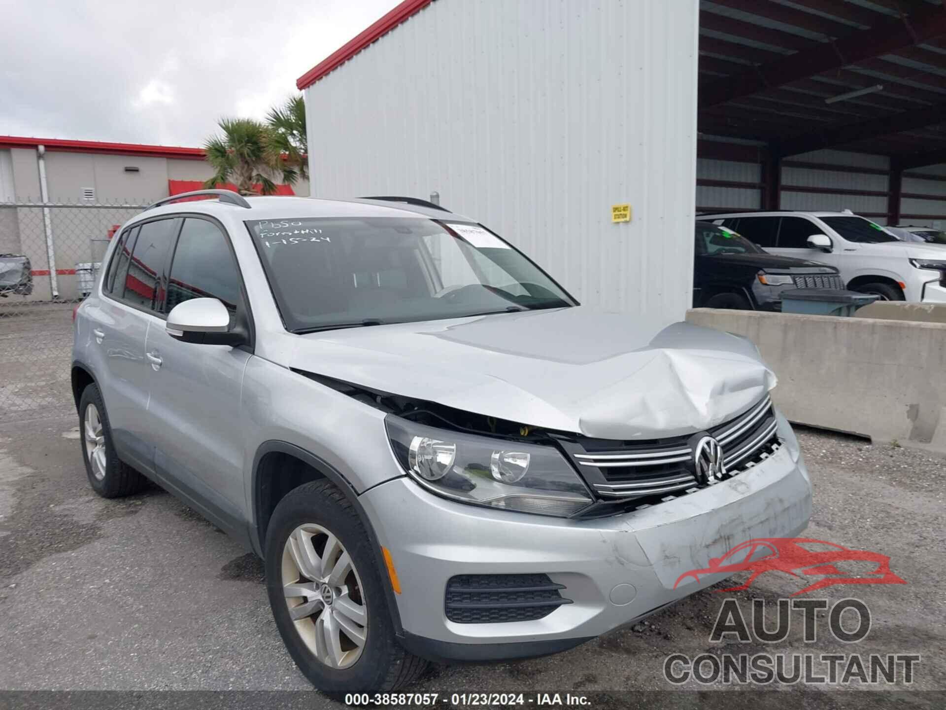 VOLKSWAGEN TIGUAN 2016 - WVGAV7AX5GW030740