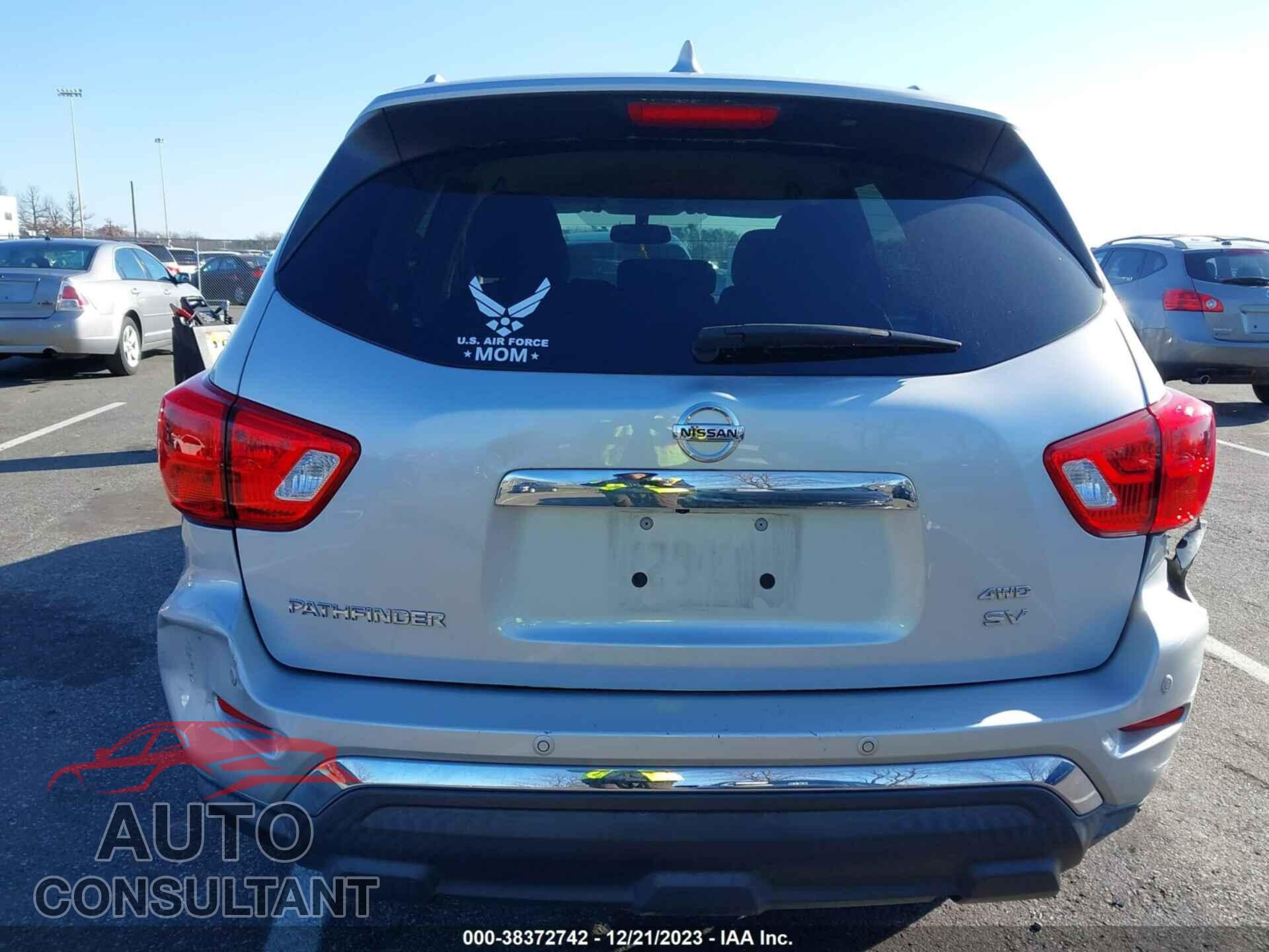NISSAN PATHFINDER 2019 - 5N1DR2MM6KC577130