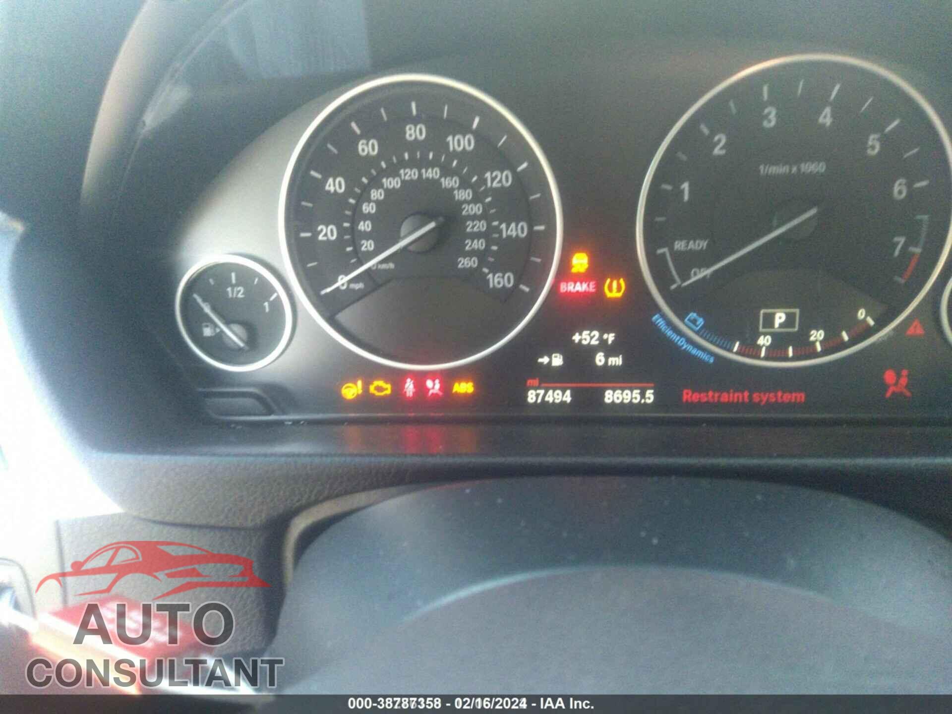 BMW 320I 2016 - WBA8E5G53GNU20977