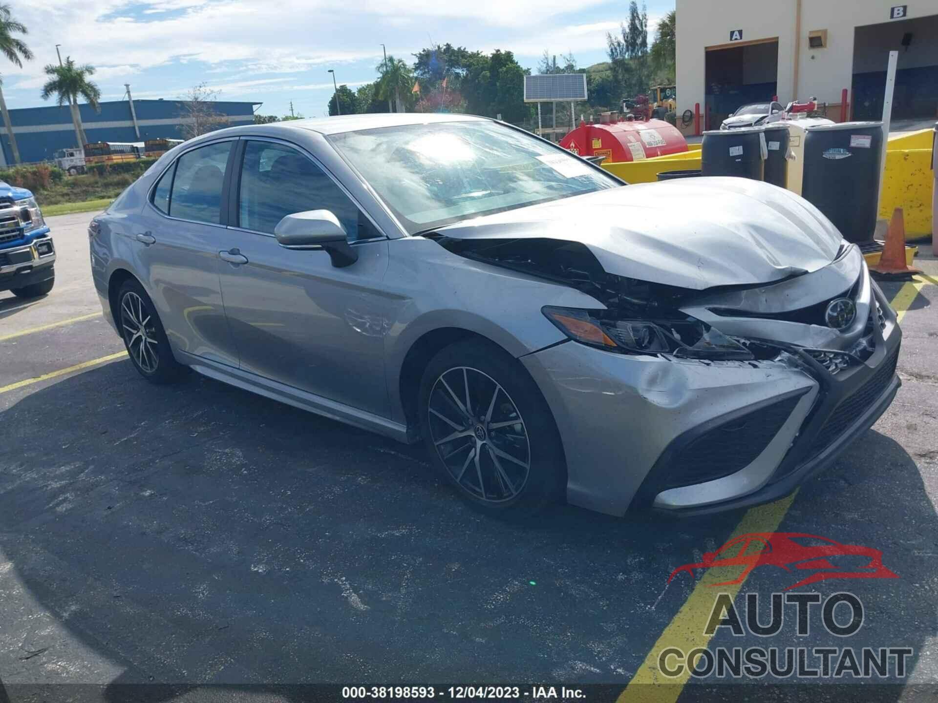 TOYOTA CAMRY 2023 - 4T1G11AK6PU736571