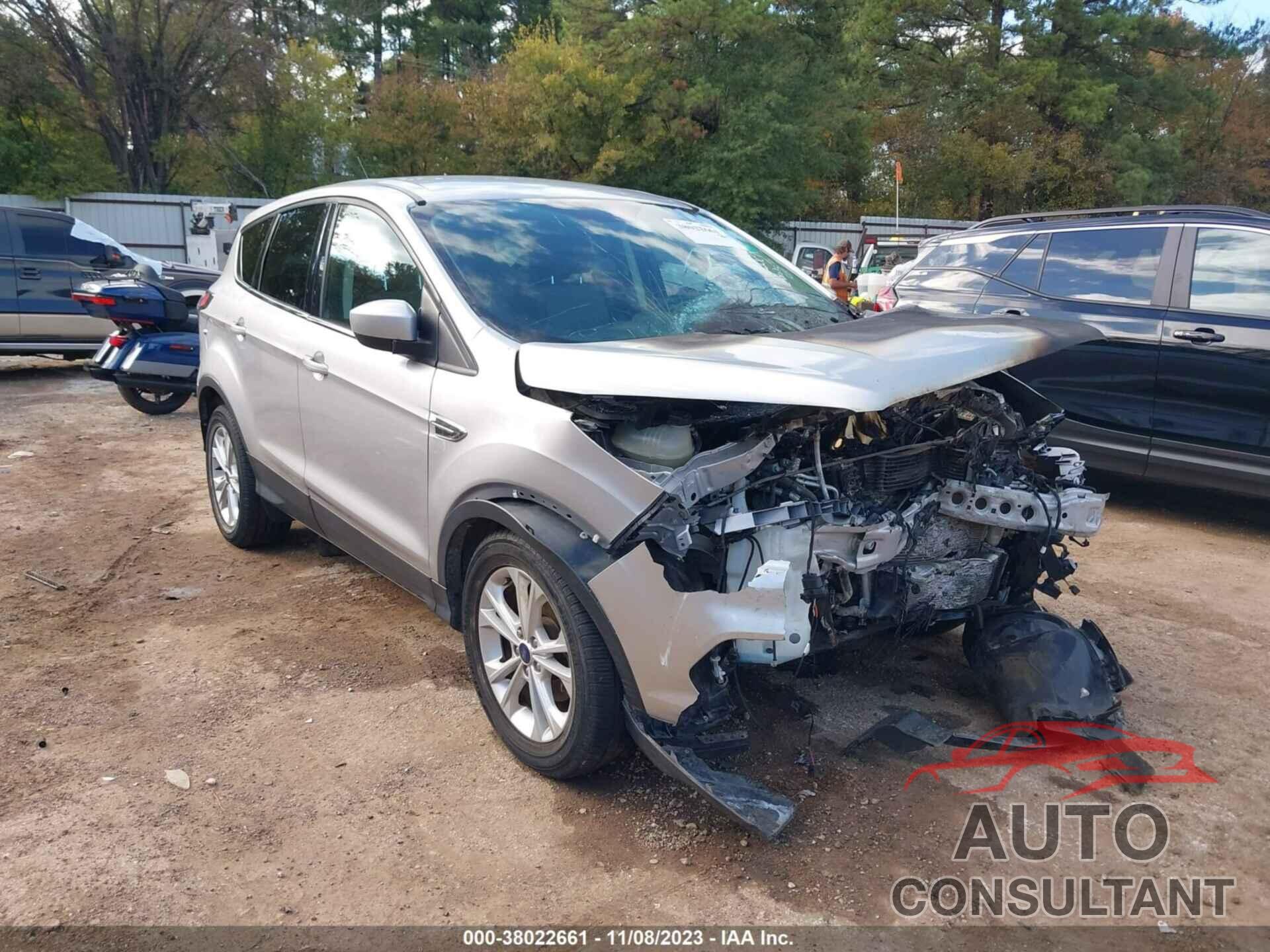 FORD ESCAPE 2017 - 1FMCU0GD9HUA13176
