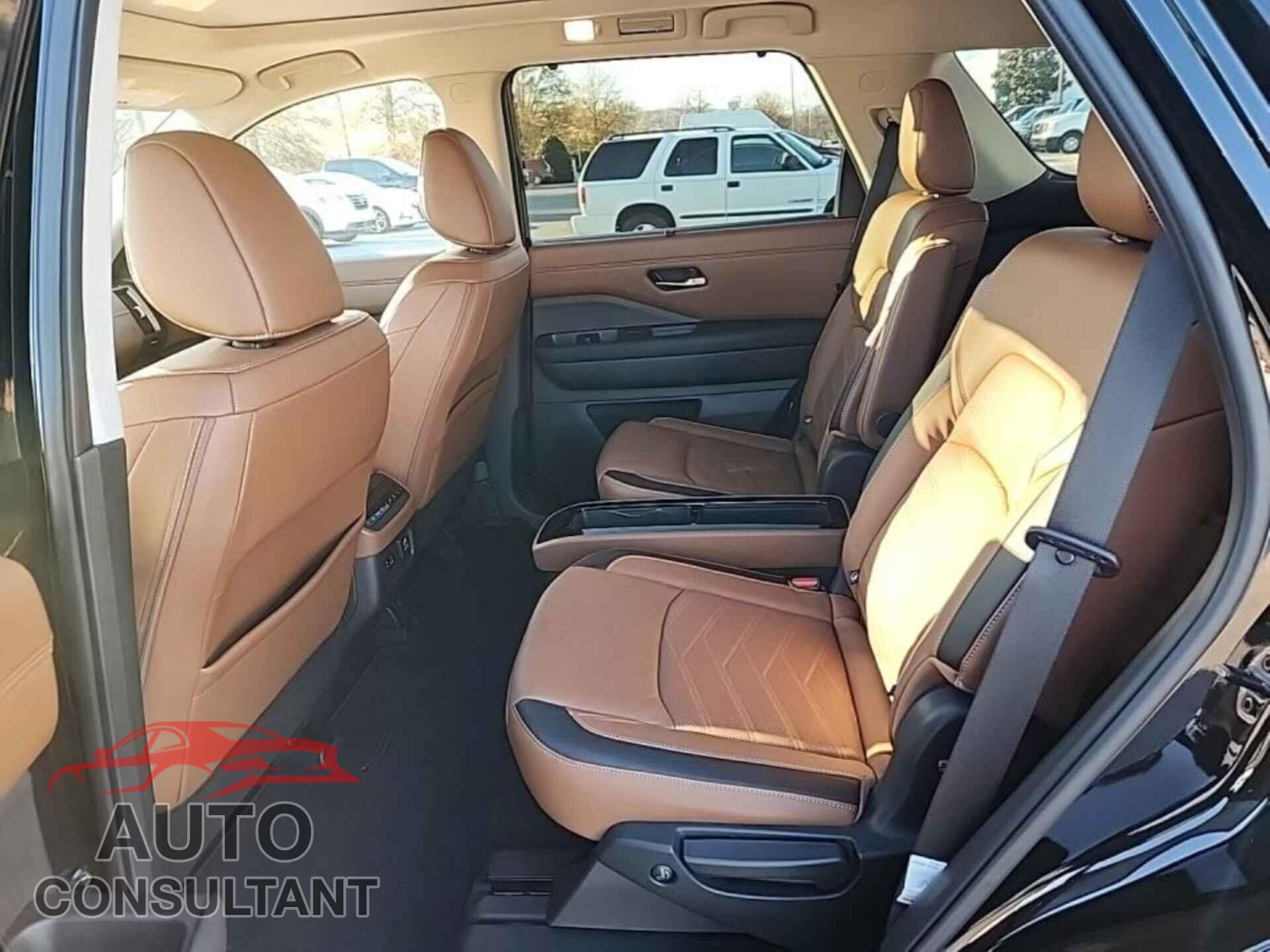 NISSAN PATHFINDER 2023 - 5N1DR3DH6PC240764