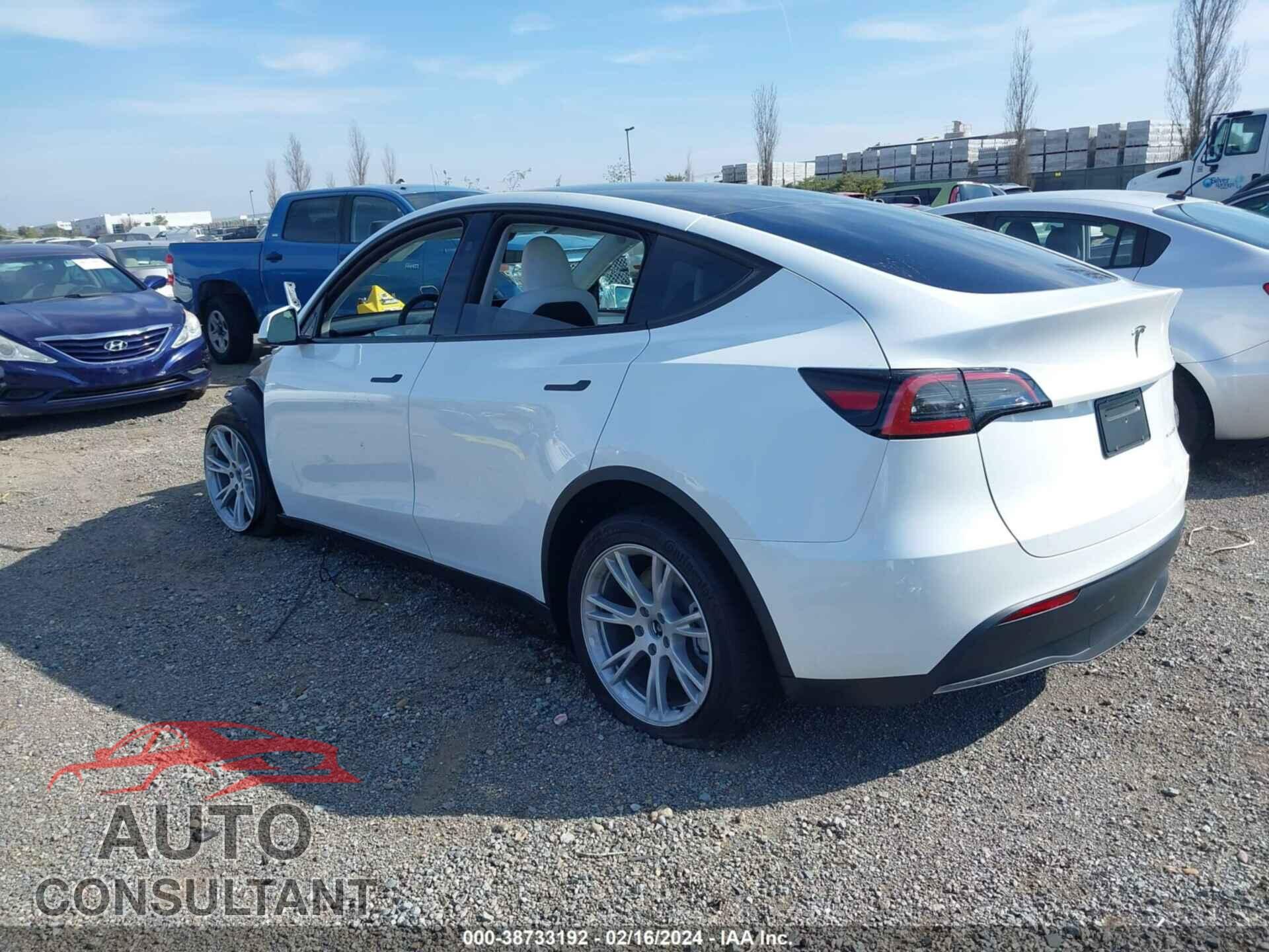 TESLA MODEL Y 2023 - 7SAYGDEE4PF853414