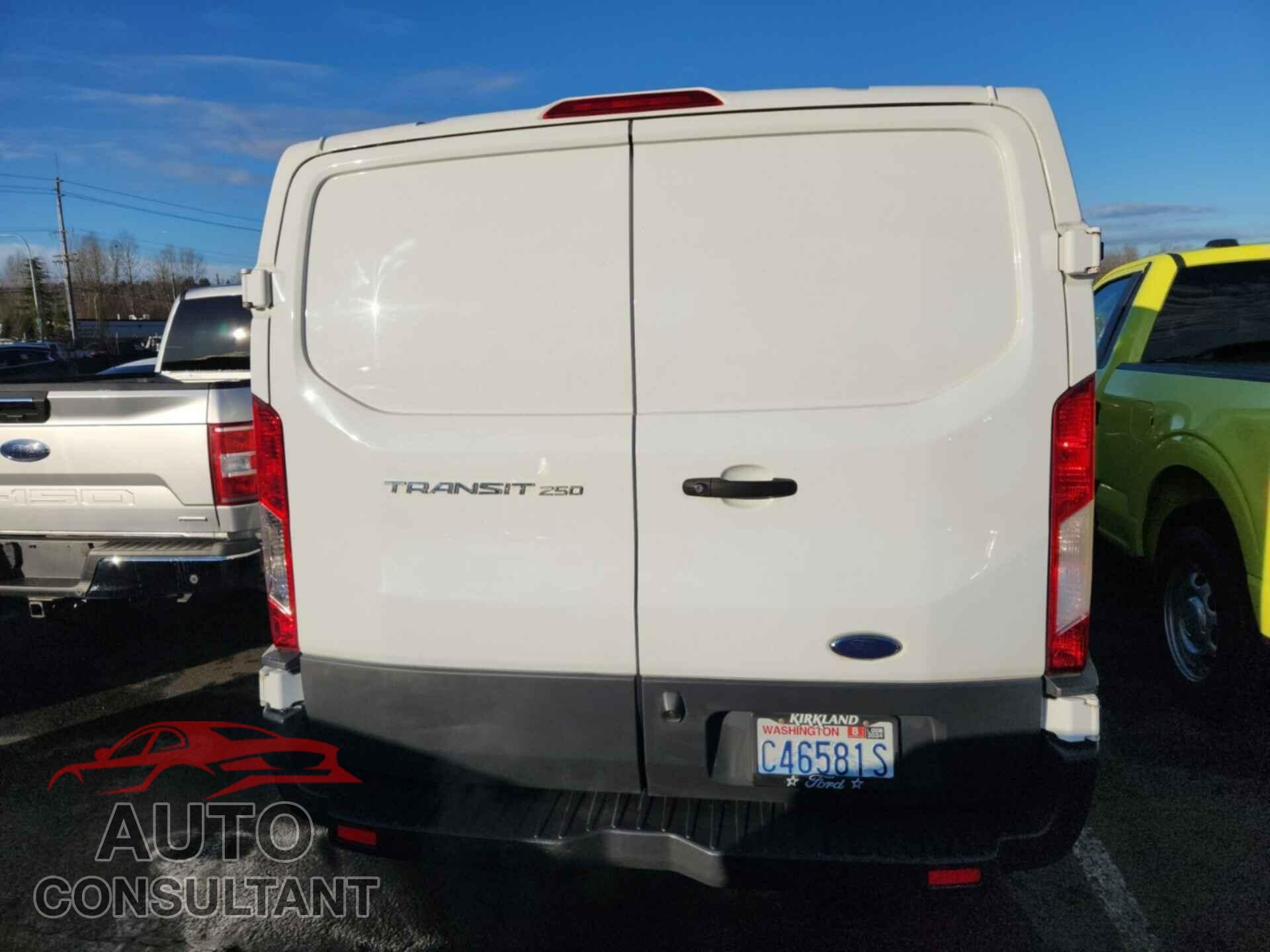 FORD TRANSIT-250 2018 - 1FTYR1YM3JKB51121