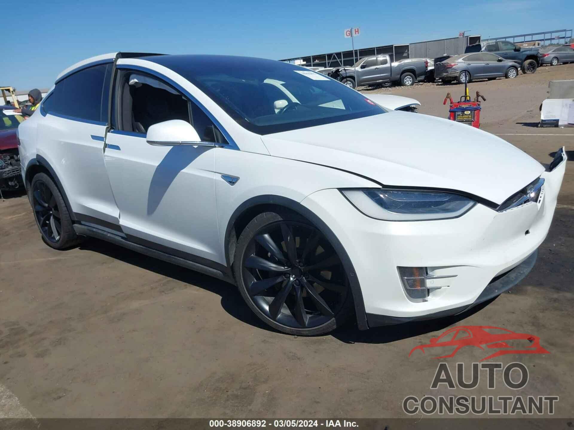 TESLA MODEL X 2016 - 5YJXCAE28GF005173