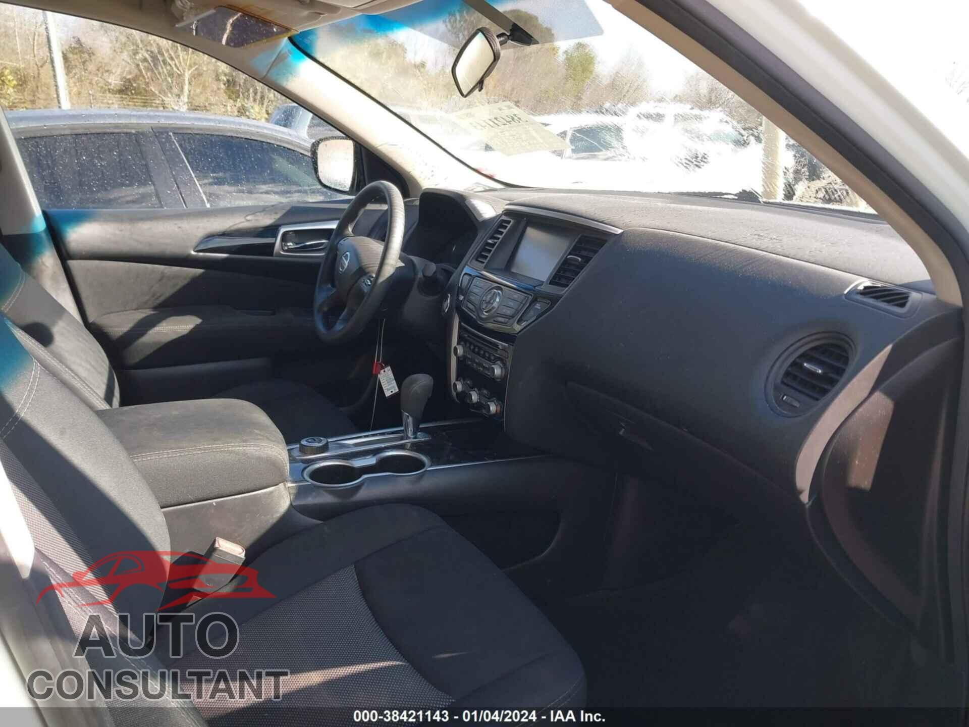 NISSAN PATHFINDER 2017 - 5N1DR2MM2HC659431