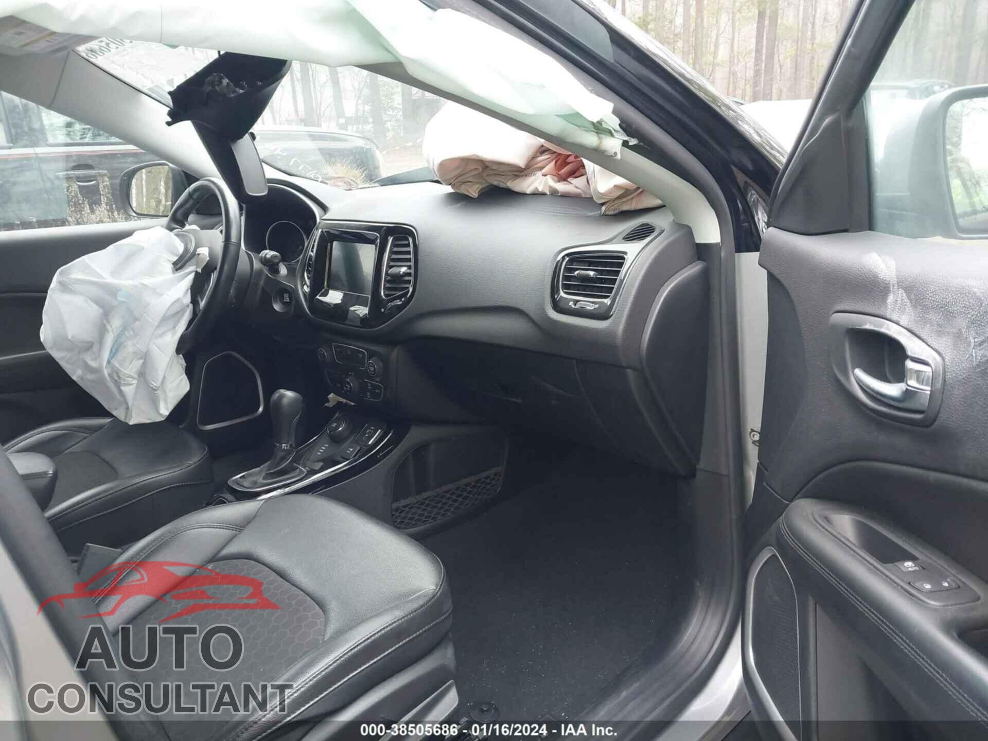 JEEP COMPASS 2020 - 3C4NJDBB4LT222637