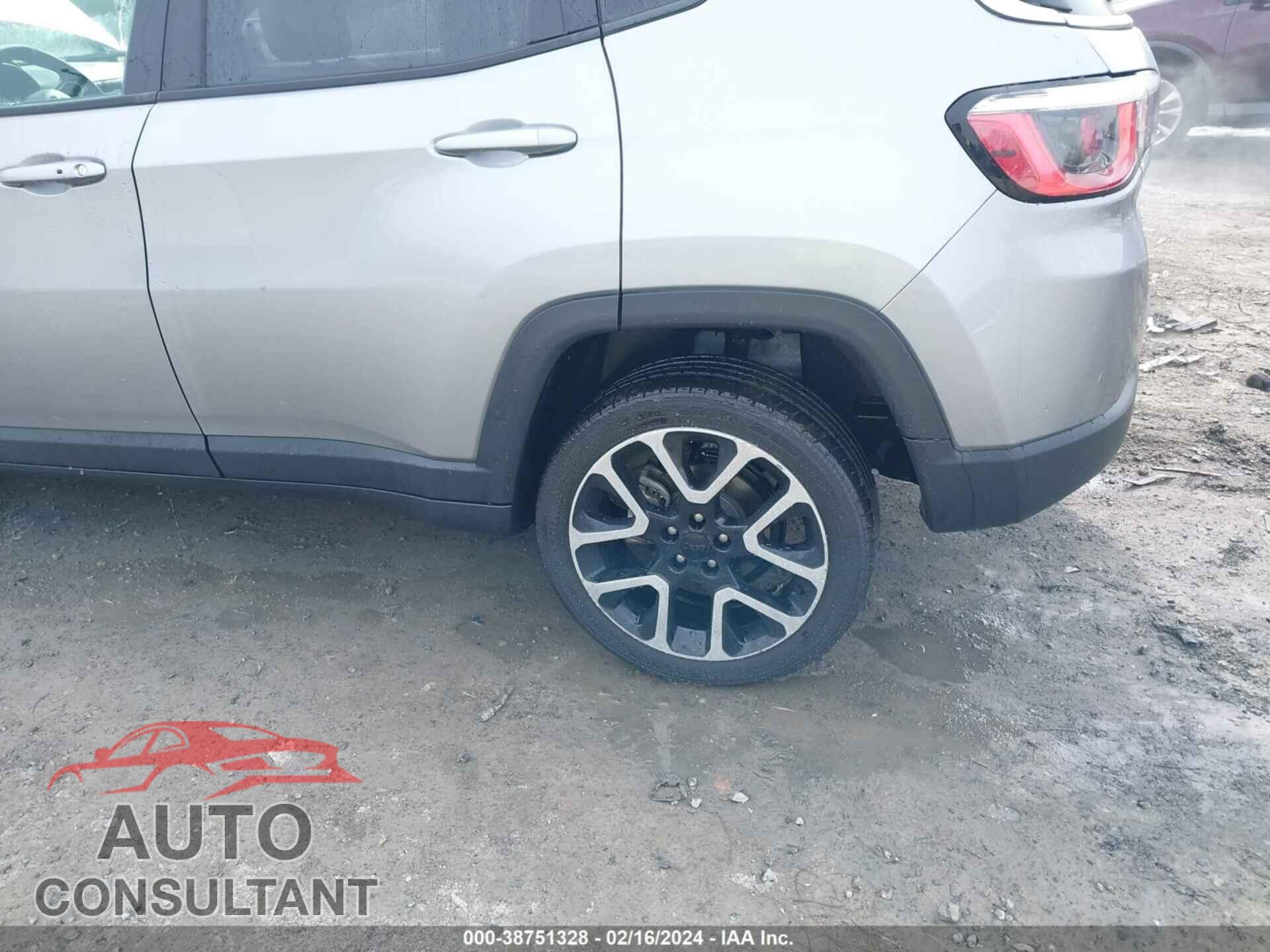 JEEP COMPASS 2018 - 3C4NJDCB2JT180464