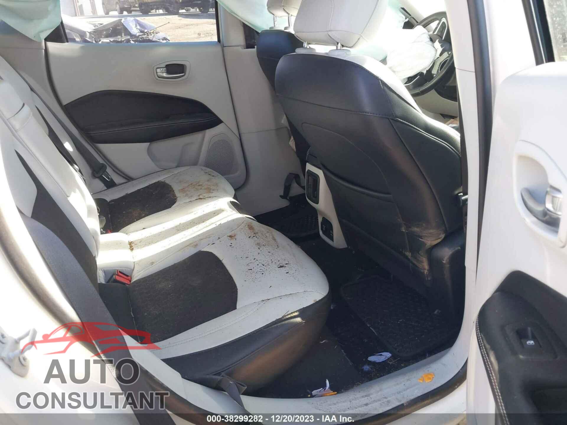 JEEP COMPASS 2018 - 3C4NJDBB6JT113982