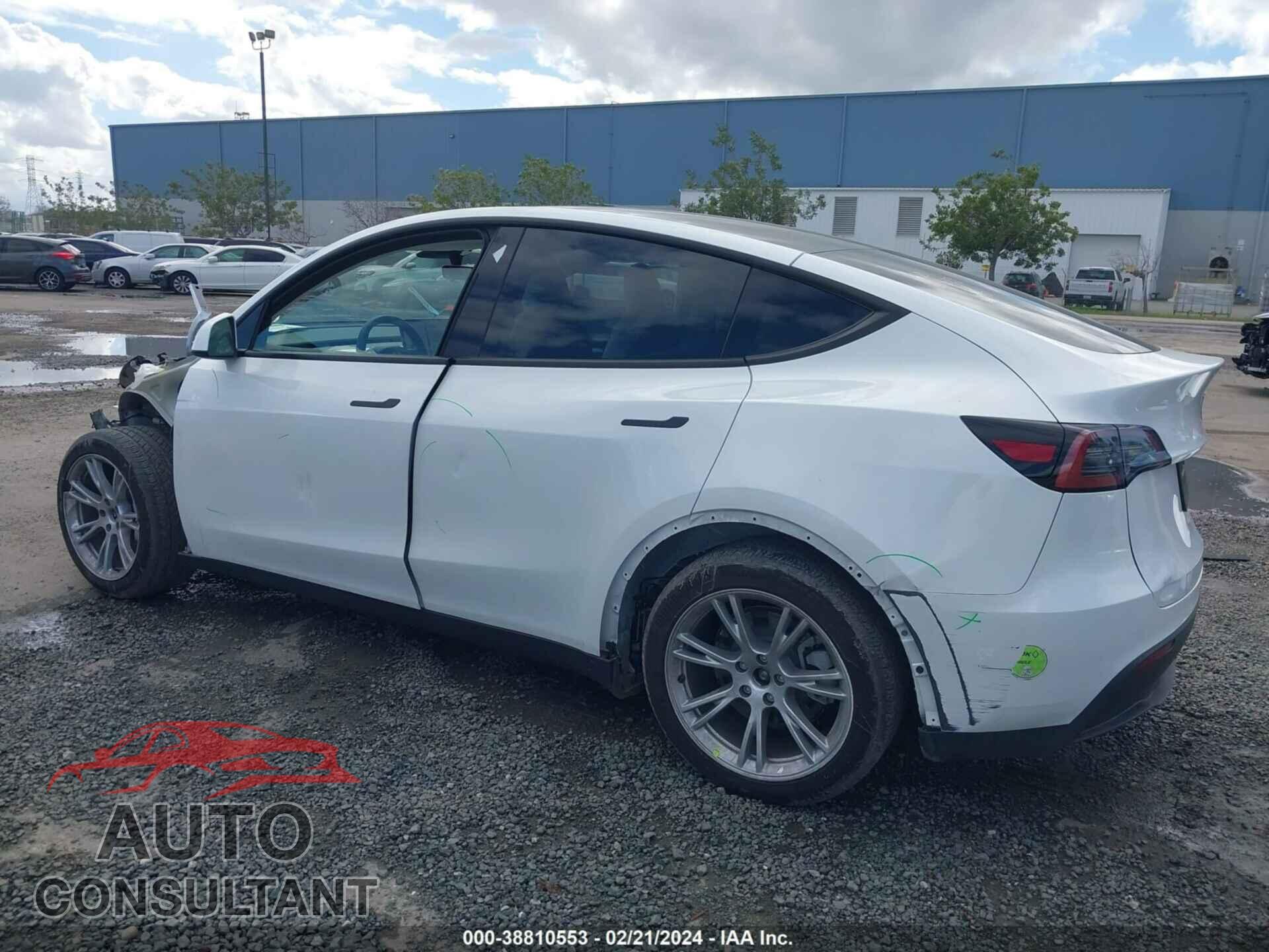 TESLA MODEL Y 2023 - 7SAYGDEE8PF738508