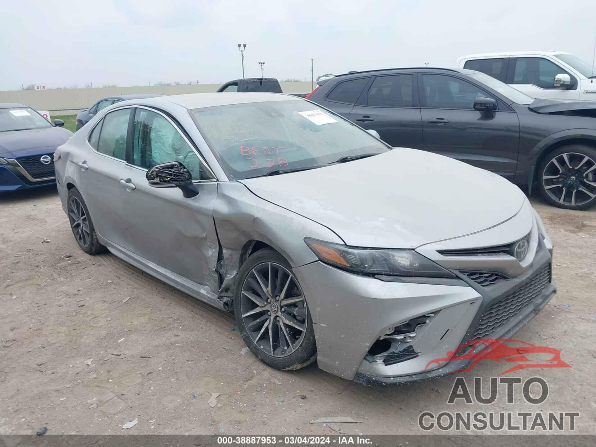 TOYOTA CAMRY 2022 - 4T1G11AK8NU018033