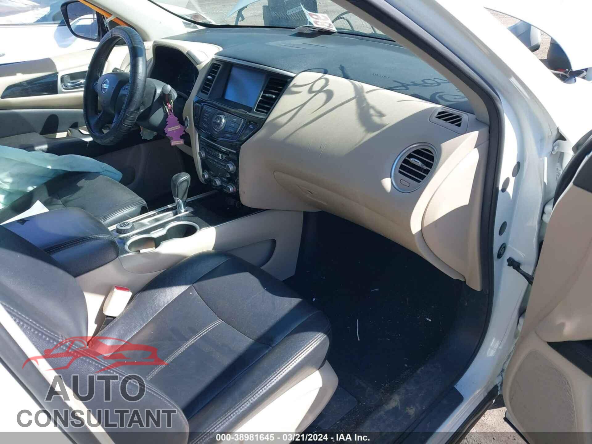 NISSAN PATHFINDER 2017 - 5N1DR2MMXHC633031