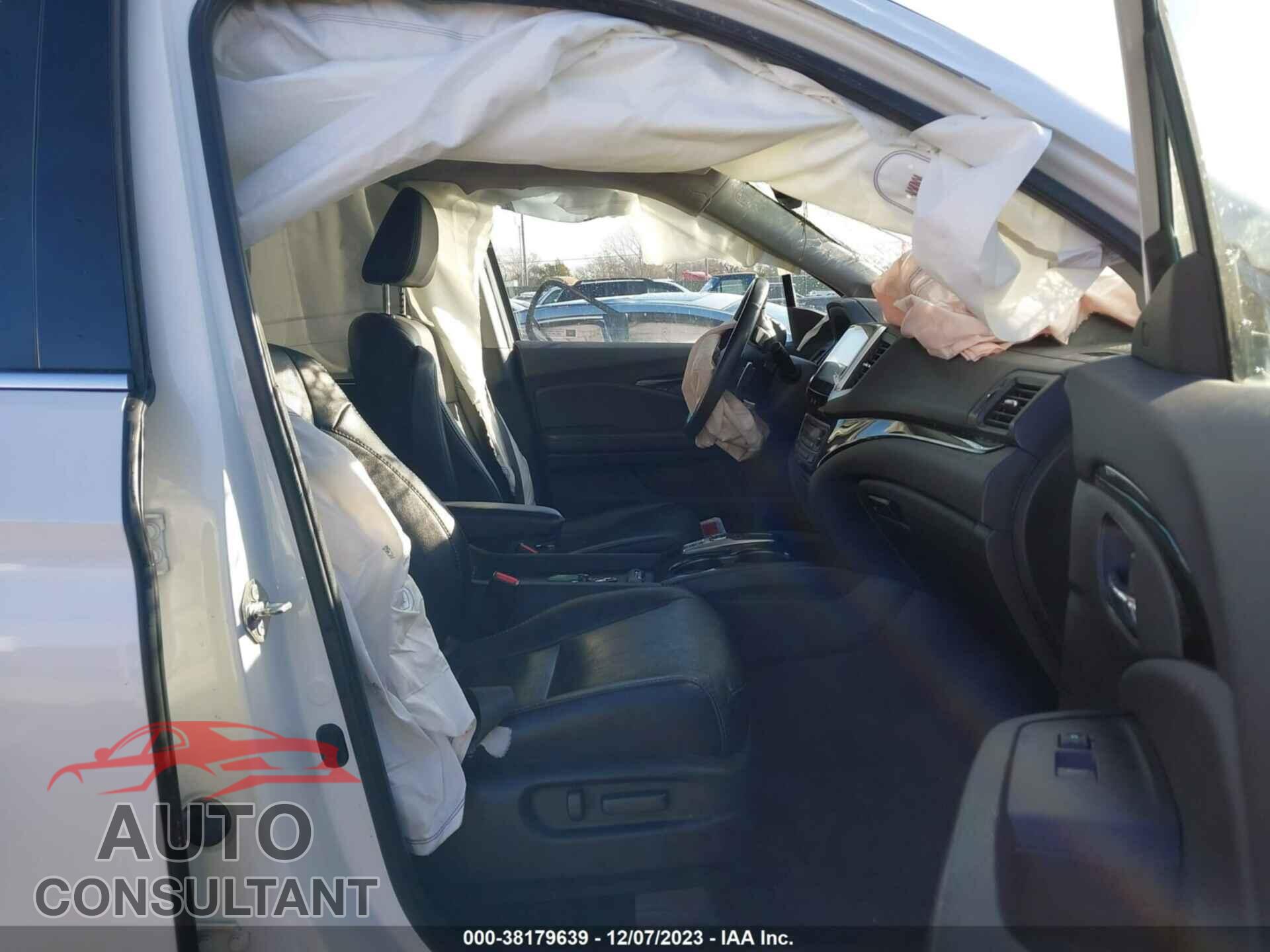 HONDA PILOT 2017 - 5FNYF6H05HB040841