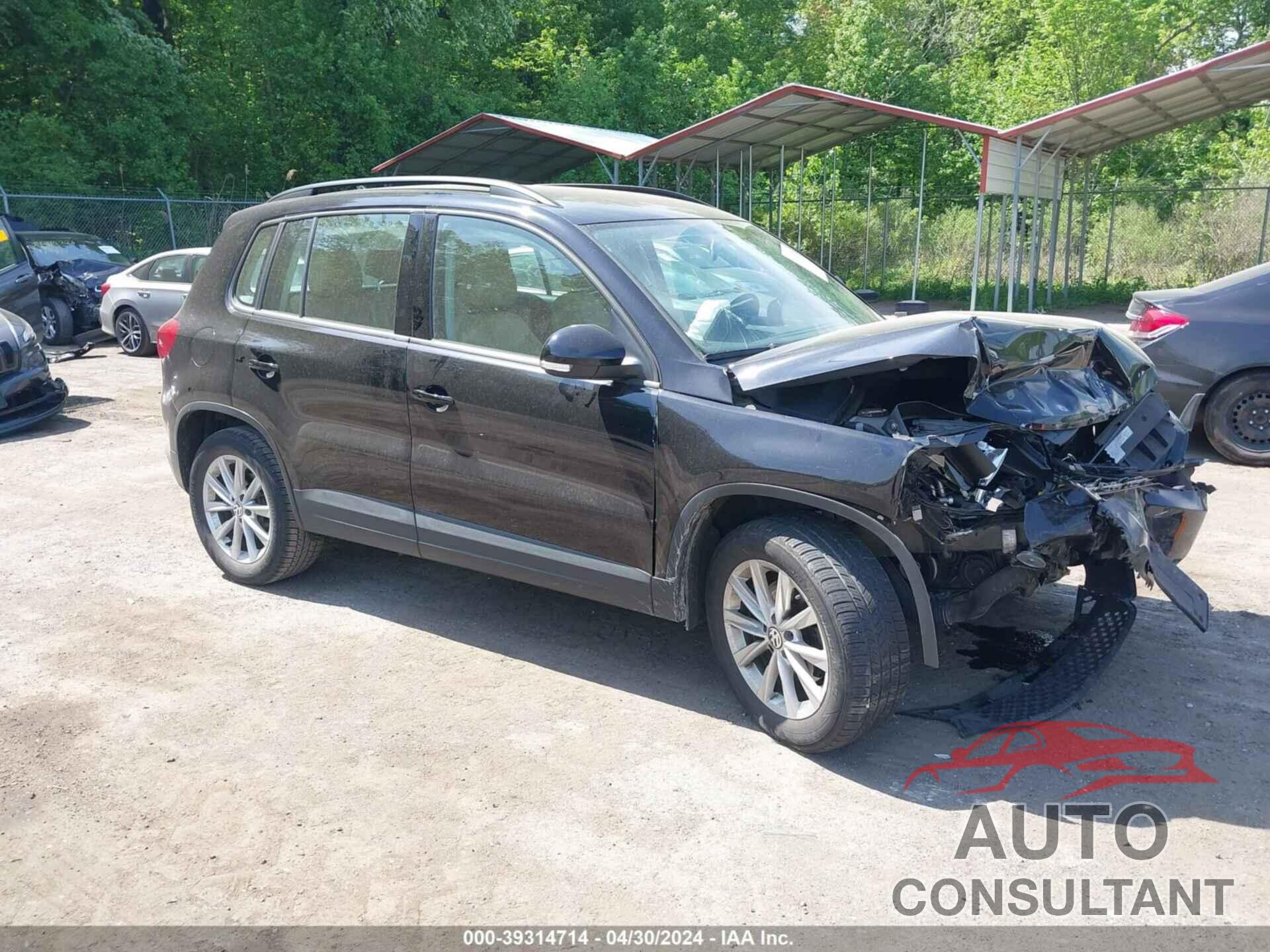 VOLKSWAGEN TIGUAN 2017 - WVGAV7AX6HK048267