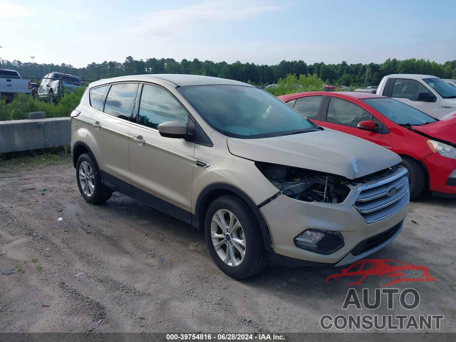 FORD ESCAPE 2017 - 1FMCU0GD7HUE84145