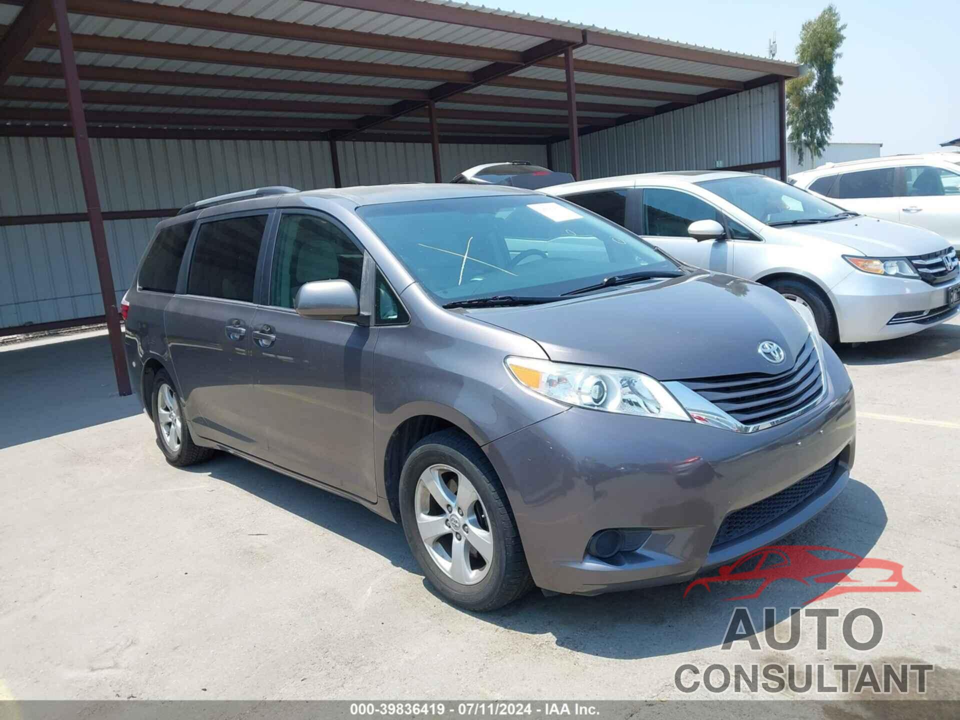 TOYOTA SIENNA 2016 - 5TDKK3DC9GS724849