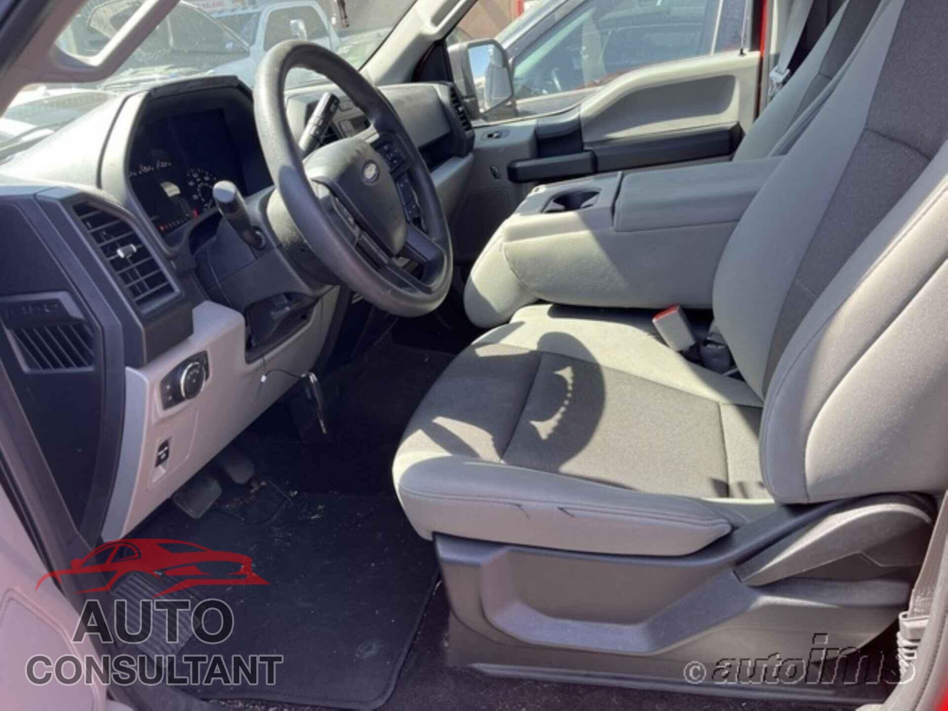 FORD F150 2020 - 1FTMF1CB1LKD53505